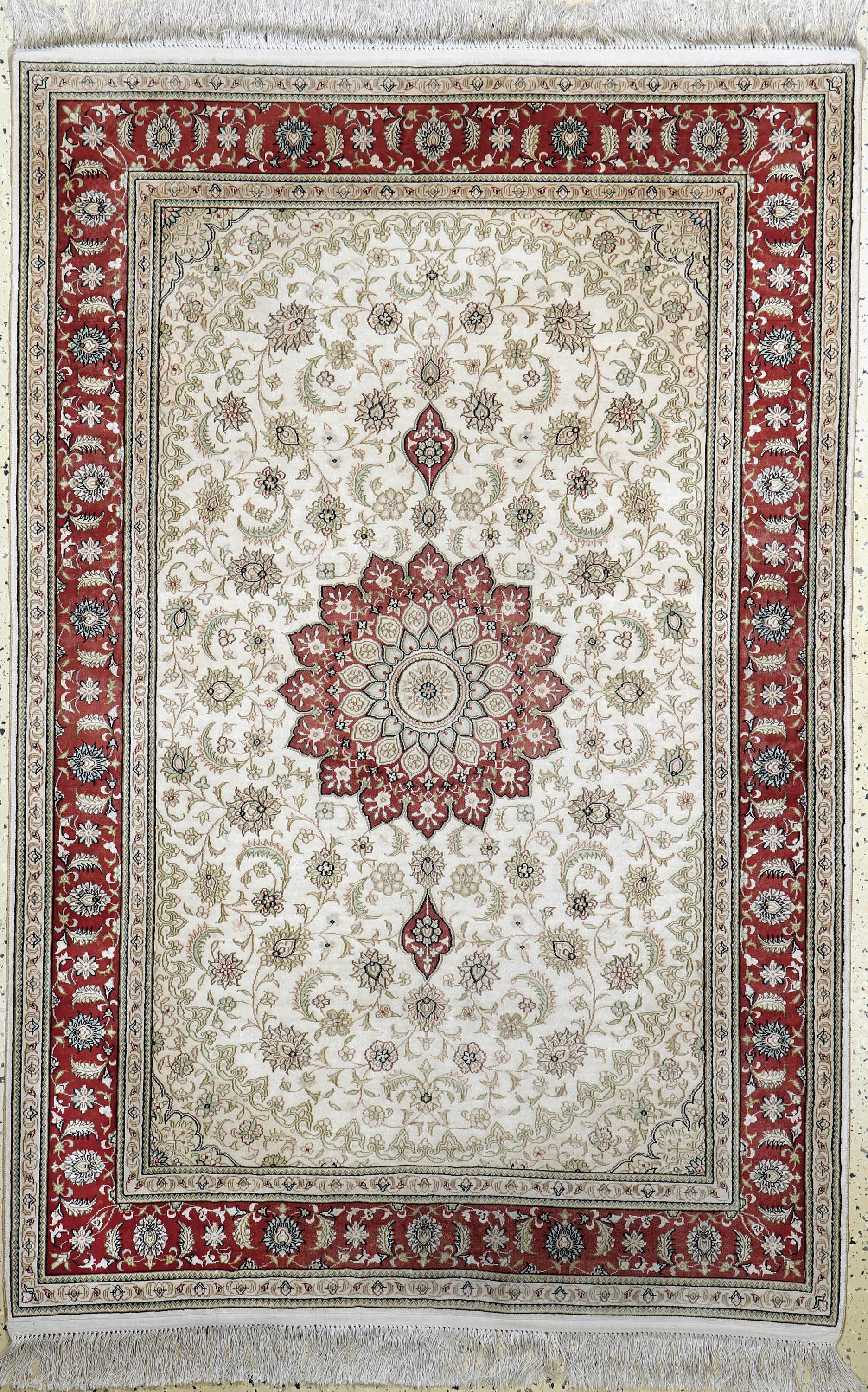 Hereke Seide, China, Ende 20.Jhd, reine Naturseide, ca. 185 x 125 cm, EHZ: 2