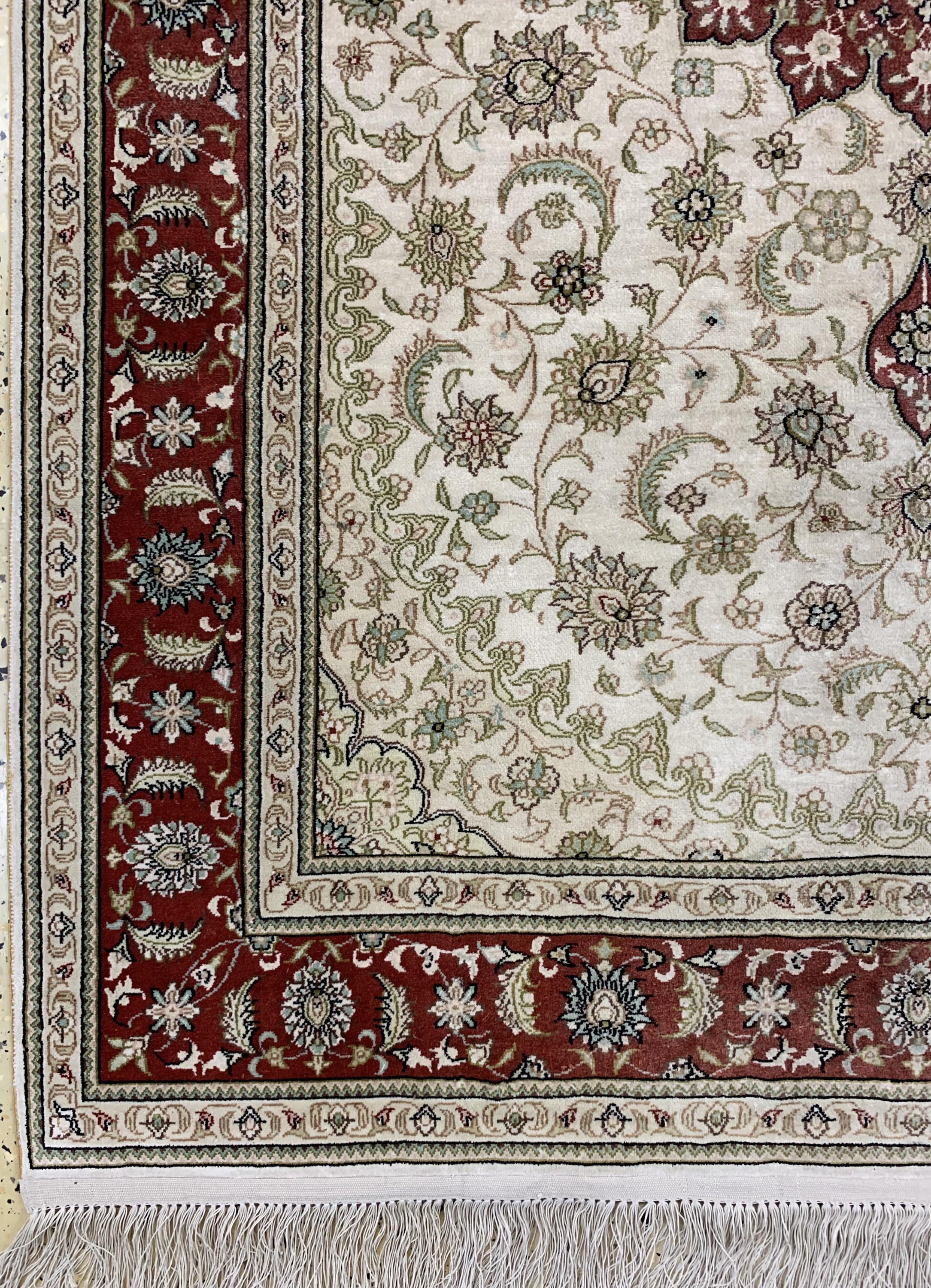 Detail b: Hereke Seide, China, Ende 20.Jhd, reine Naturseide, ca. 185 x 125 cm, EHZ: 2