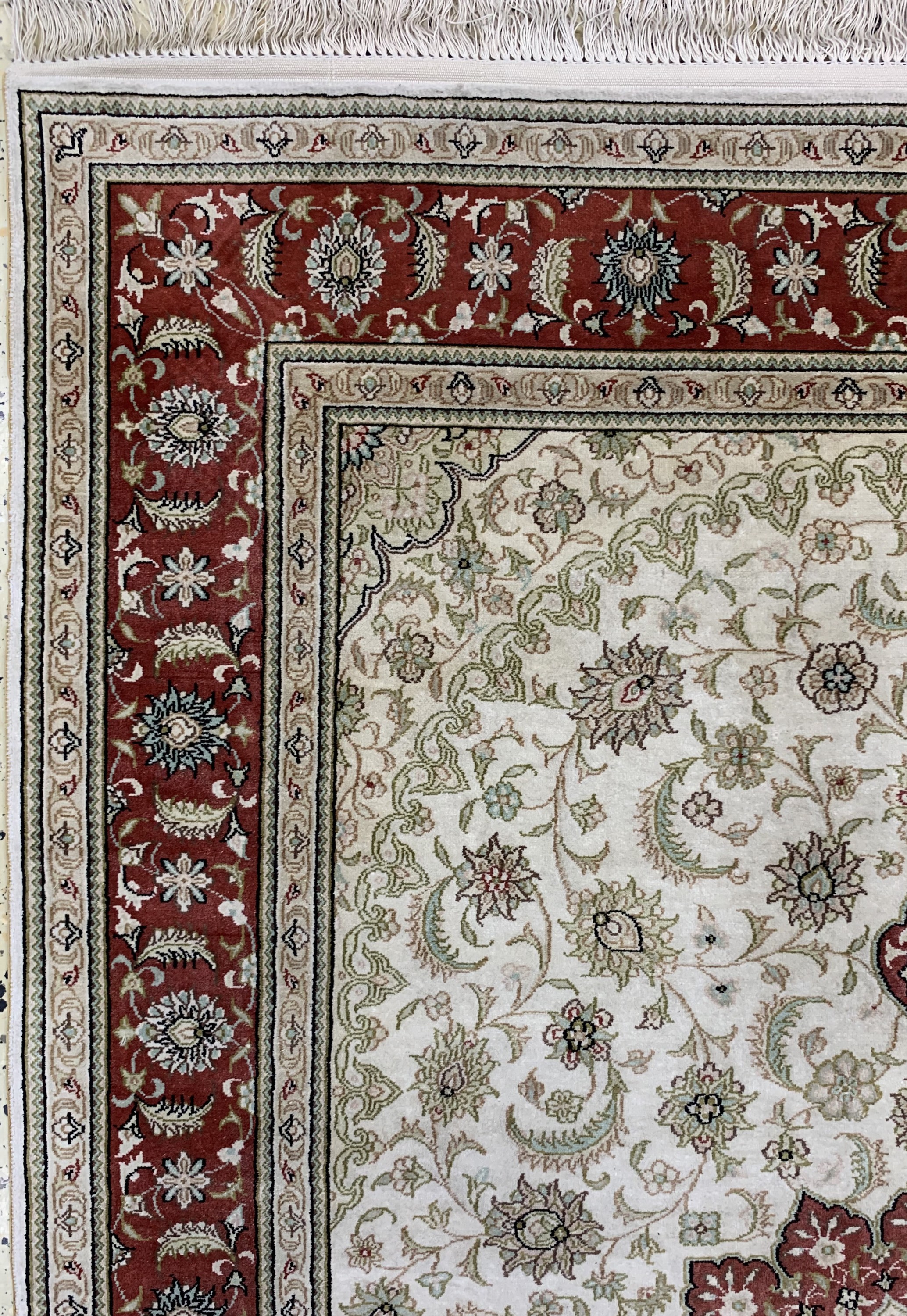 Detail d: Hereke Seide, China, Ende 20.Jhd, reine Naturseide, ca. 185 x 125 cm, EHZ: 2