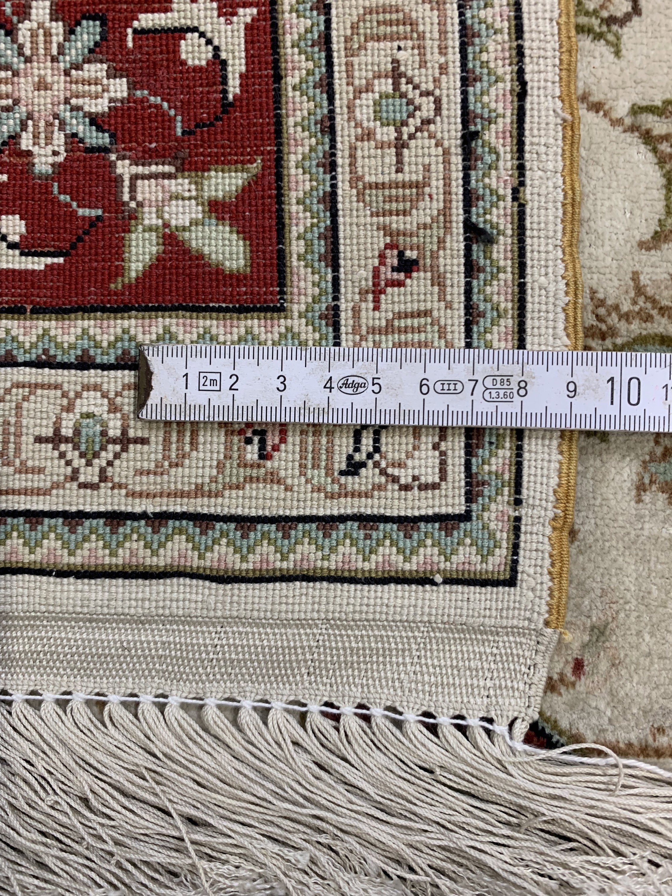Detail g: Hereke Seide, China, Ende 20.Jhd, reine Naturseide, ca. 185 x 125 cm, EHZ: 2