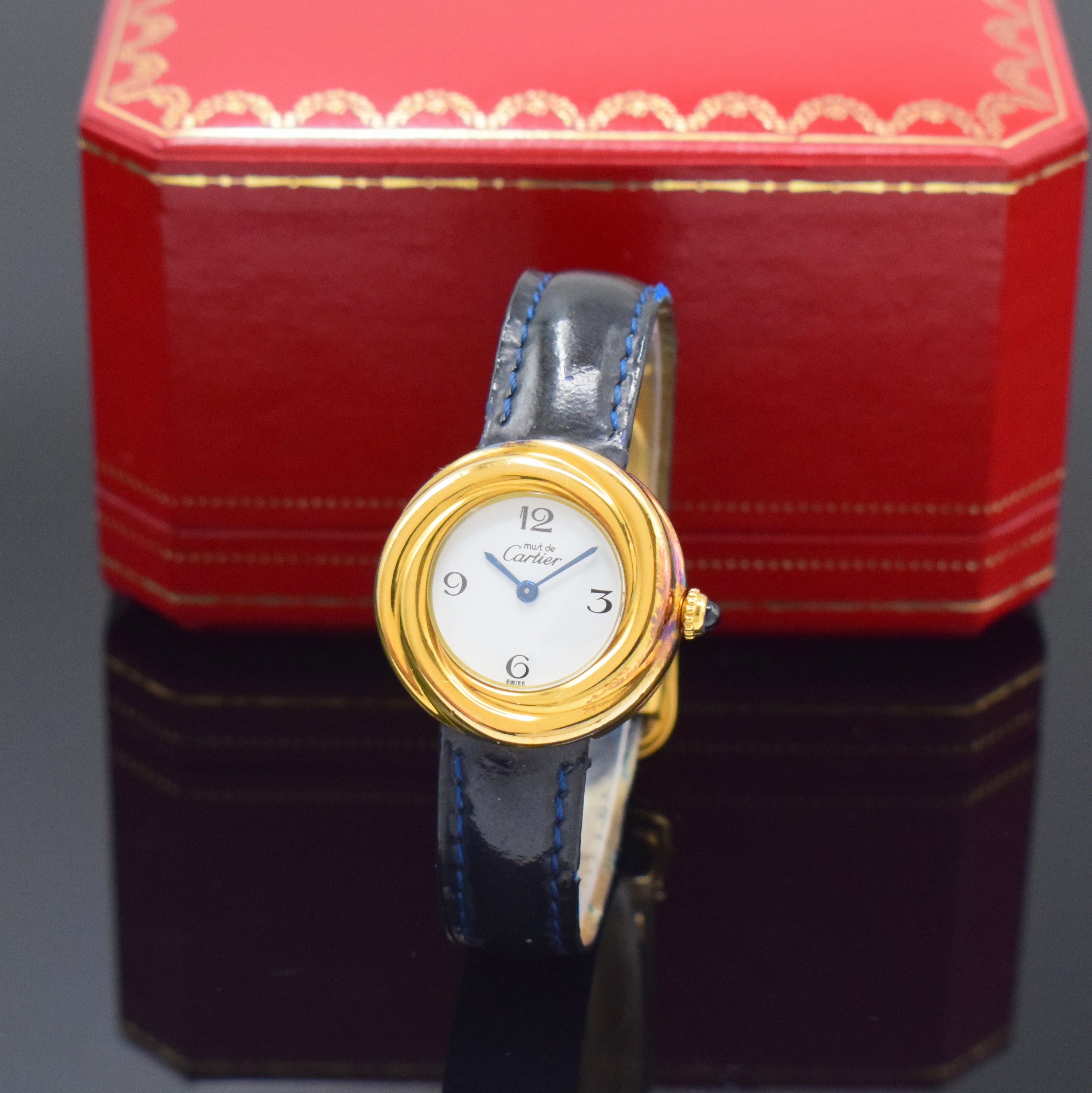 CARTIER Damenarmbanduhr Trinity Referenz 2735, Schweiz um 1990, verg. Sterlingsilbergeh. inkl. orig. Lederband m. orig. Faltschl., quarz, Boden ...