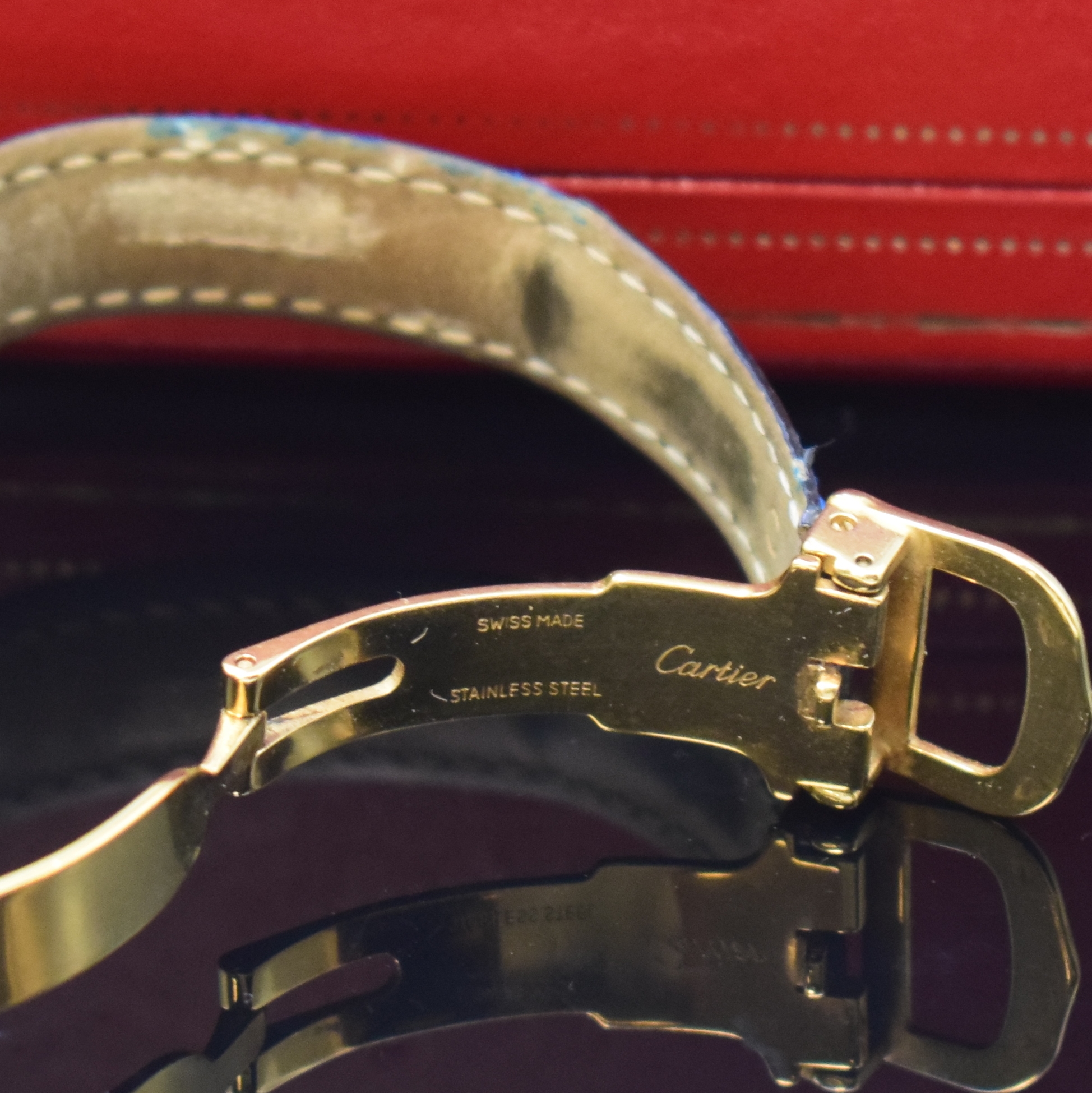 Detail b: CARTIER Damenarmbanduhr Trinity Referenz 2735, Schweiz um 1990, verg. Sterlingsilbergeh. inkl. orig. Lederband m. orig. Faltschl., quarz, Boden ...