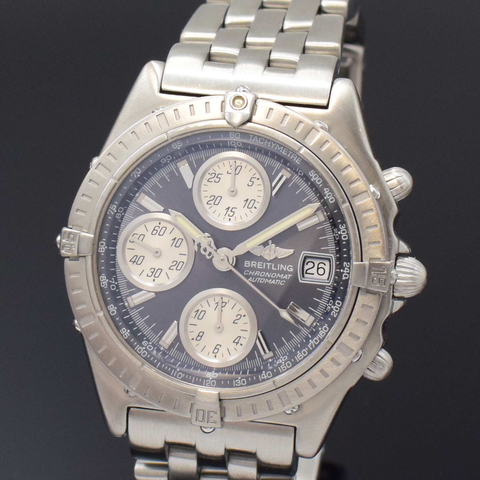 Detail a: BREITLING Herrenarmbanduhr Chronomat Referenz A13352, Schweiz um 1996, Chronometer in Edelstahl inkl. Pilotband m. Faltschl., Boden und Krone ...