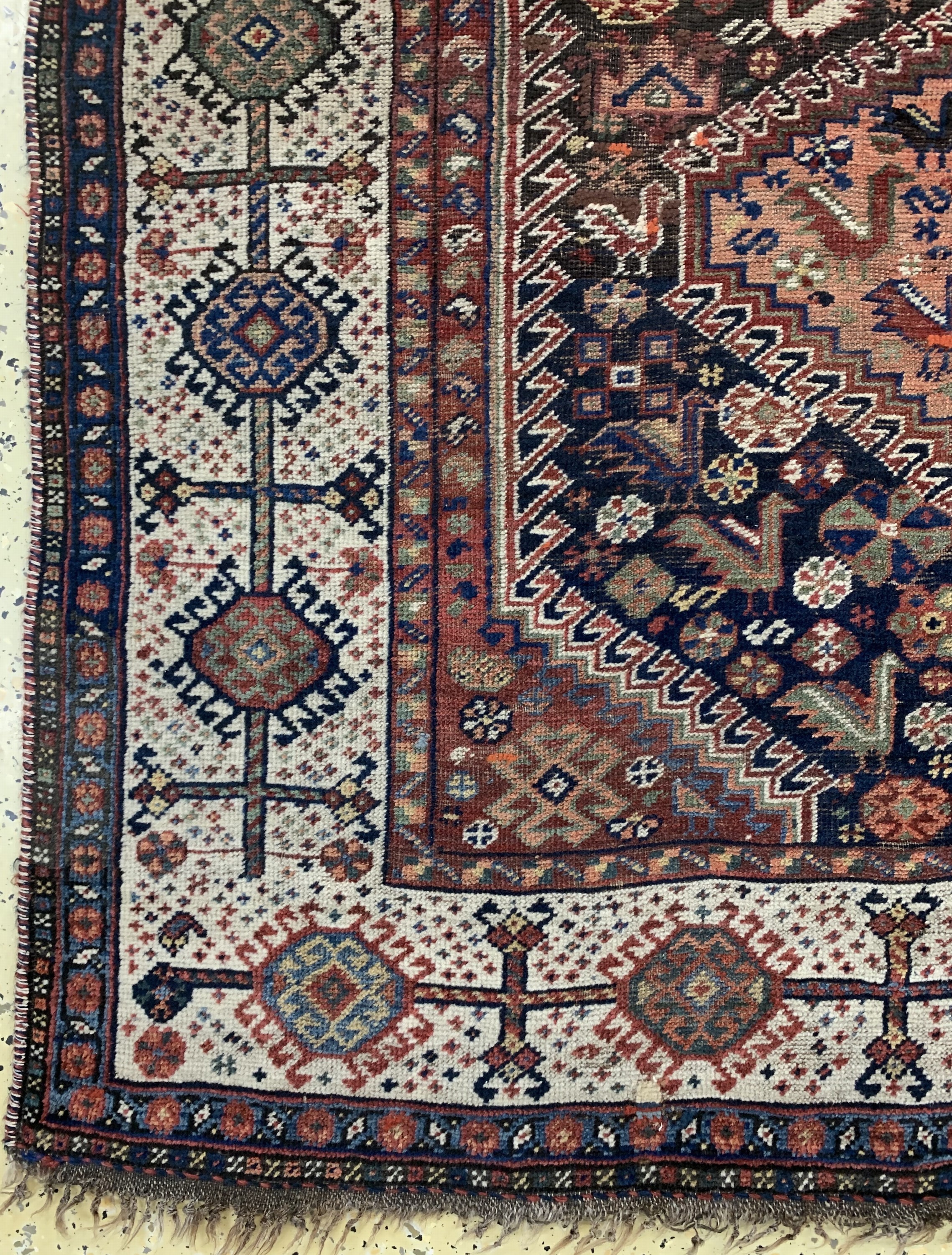 Detail b: Ghaschgai antik, Persien, 19.Jhd, Wolle aufWolle, ca. 242 x 150 cm, EHZ: 3