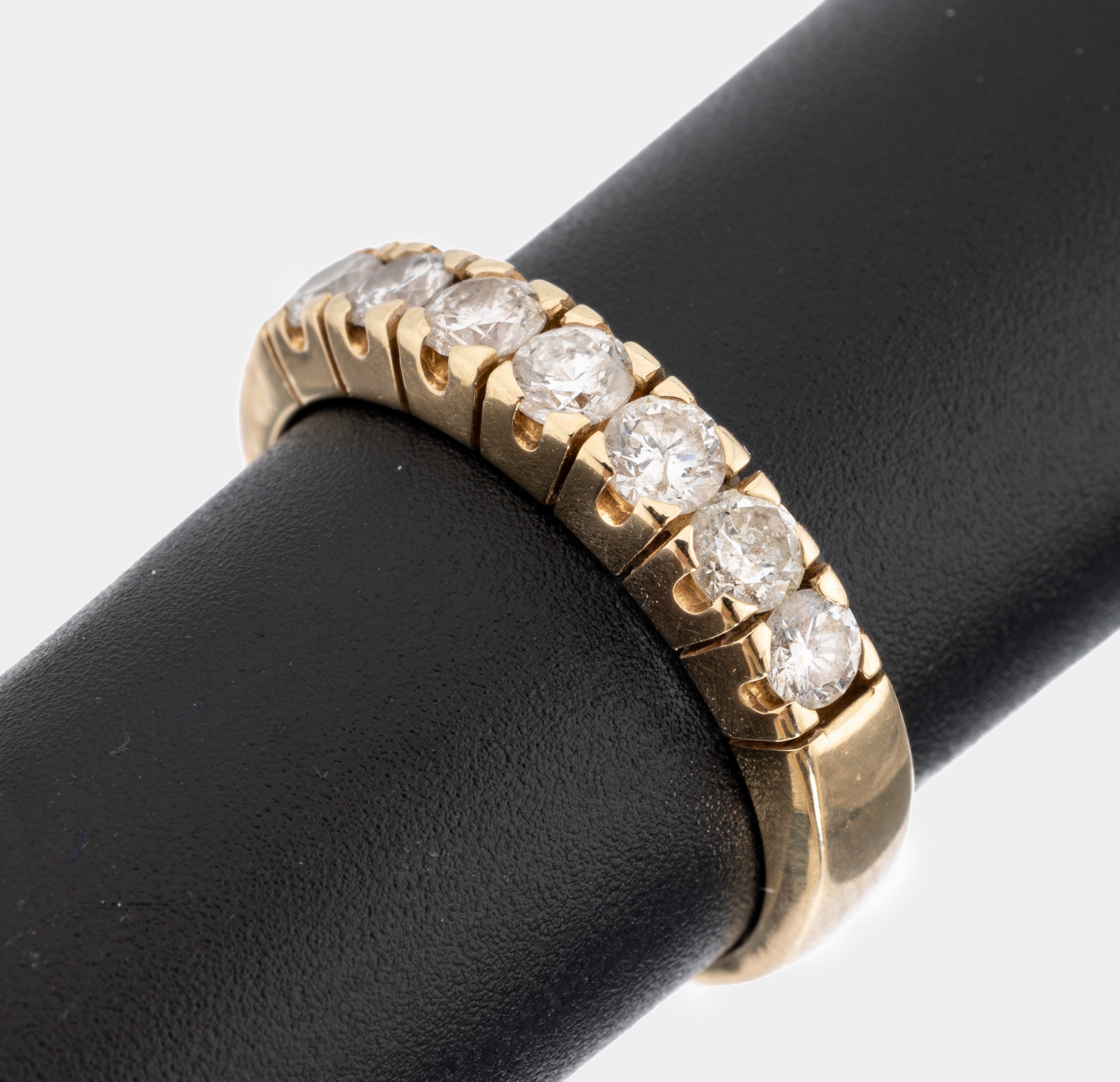 14 kt Gold Brillant-Ring, GG 585/000, 7 Brillanten zus. ca. 0.70 ct Weiß/p, RW 59, ca. 6.1 g