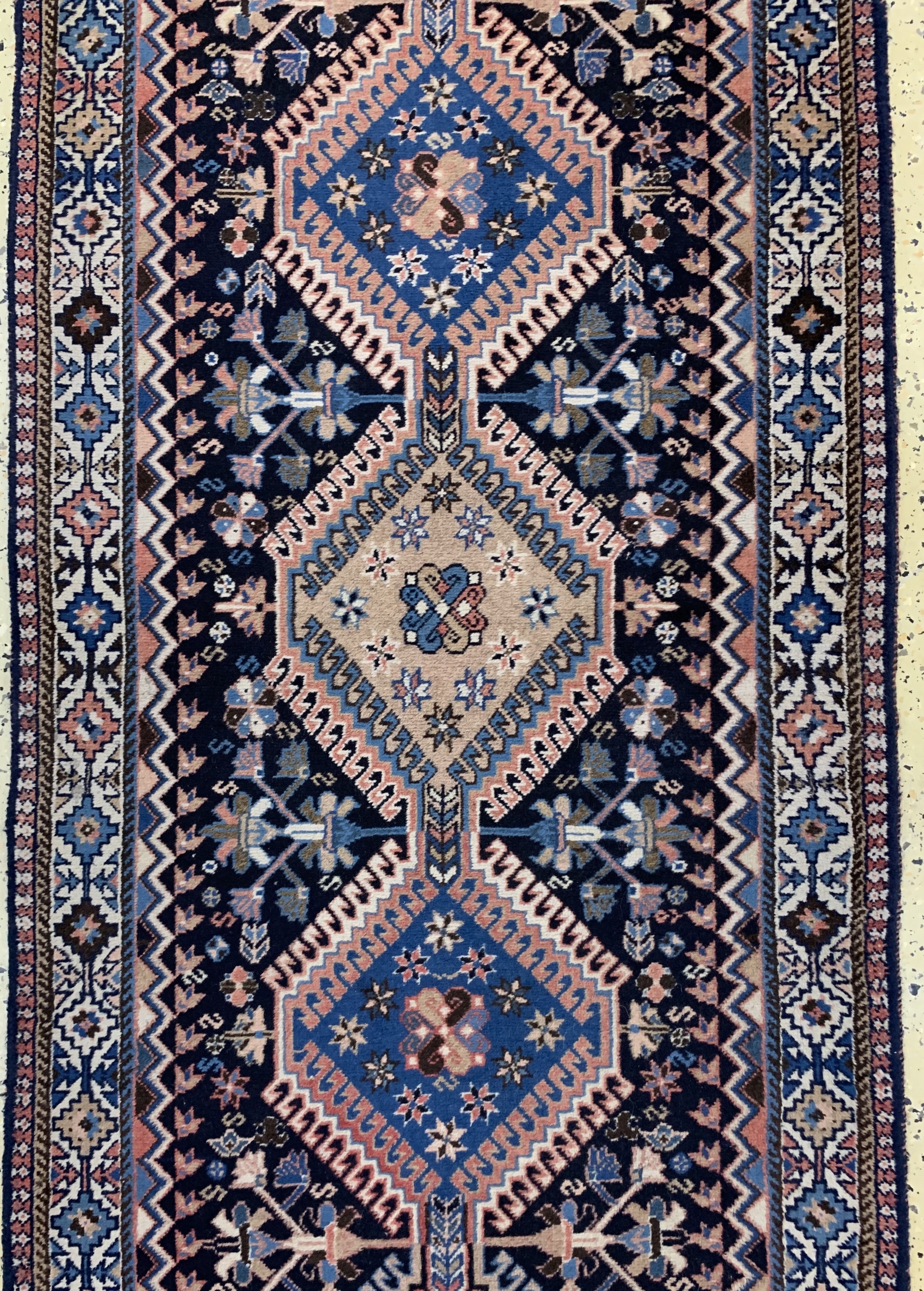 Detail b: Yalameh, Persien, Ende 20.Jhd, Wolle auf Wolle, ca. 385 x 82 cm, EHZ: 2