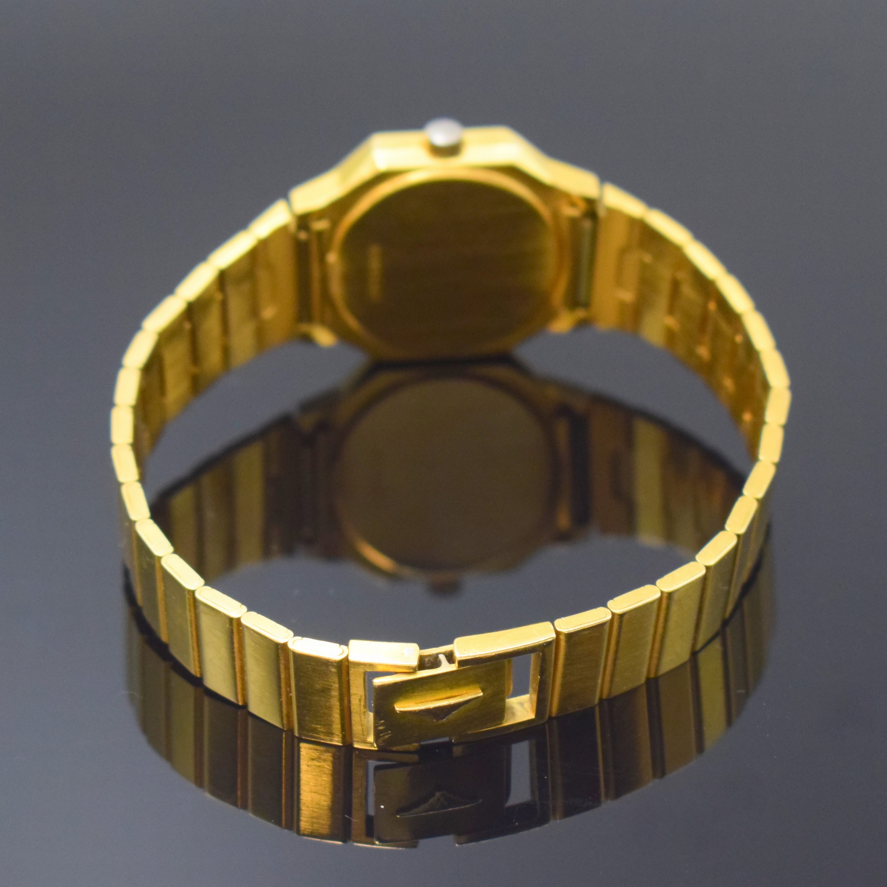 Detail b: LONGINES Damenarmbanduhr in GG 750/000, quarz, massives Gliederband, Boden aufgedr., gold. Zifferbl. m. aufgel. Indizes, Anz. v. Std., Min., ...