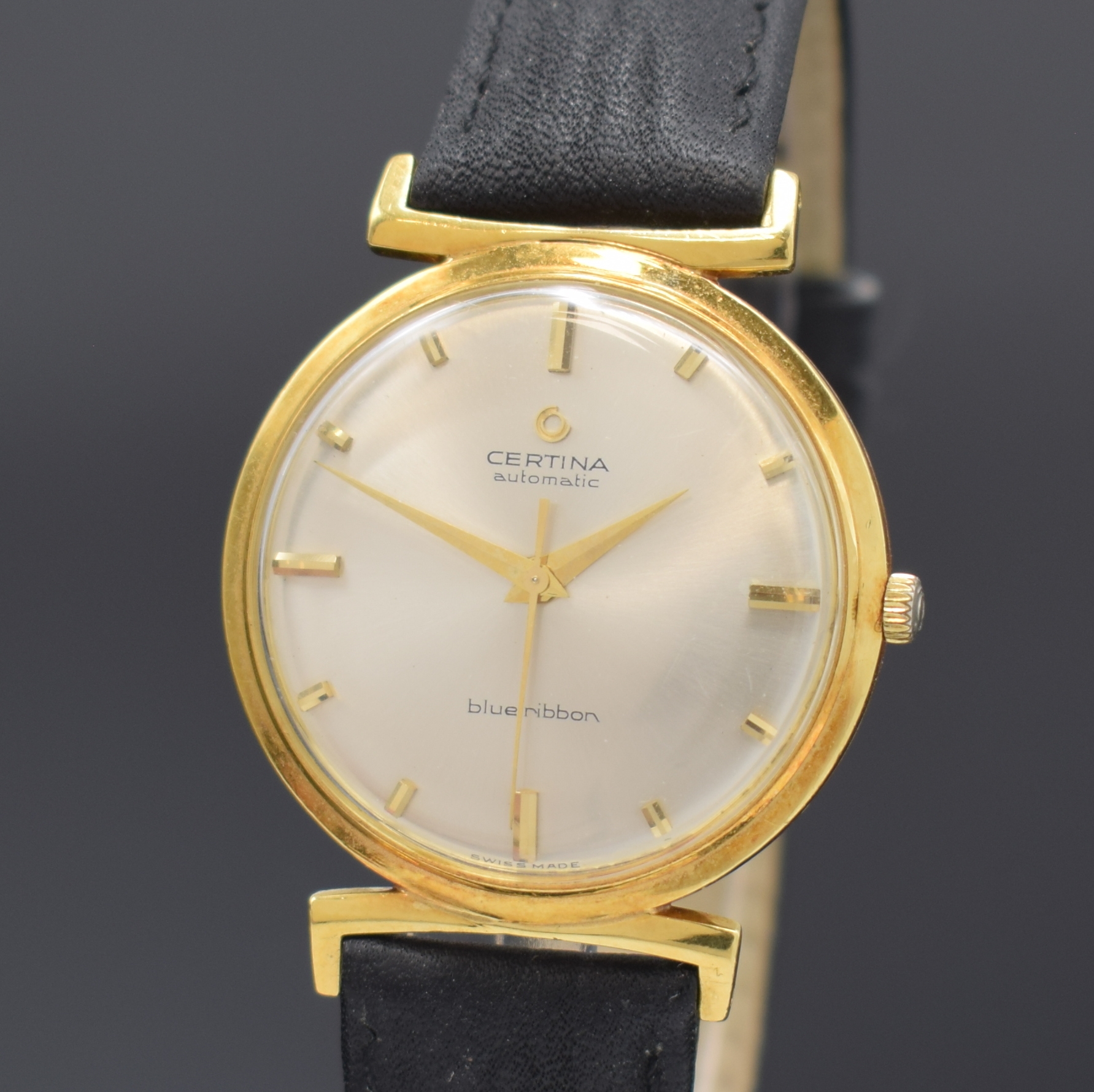 Detail a: CERTINA Herrenarmbanduhr in GG 750/000 blue ribbon, Automatik, Schweiz um 1968, Boden aufgedr., silbern. Zifferblatt m. aufgel. Indizes, ...