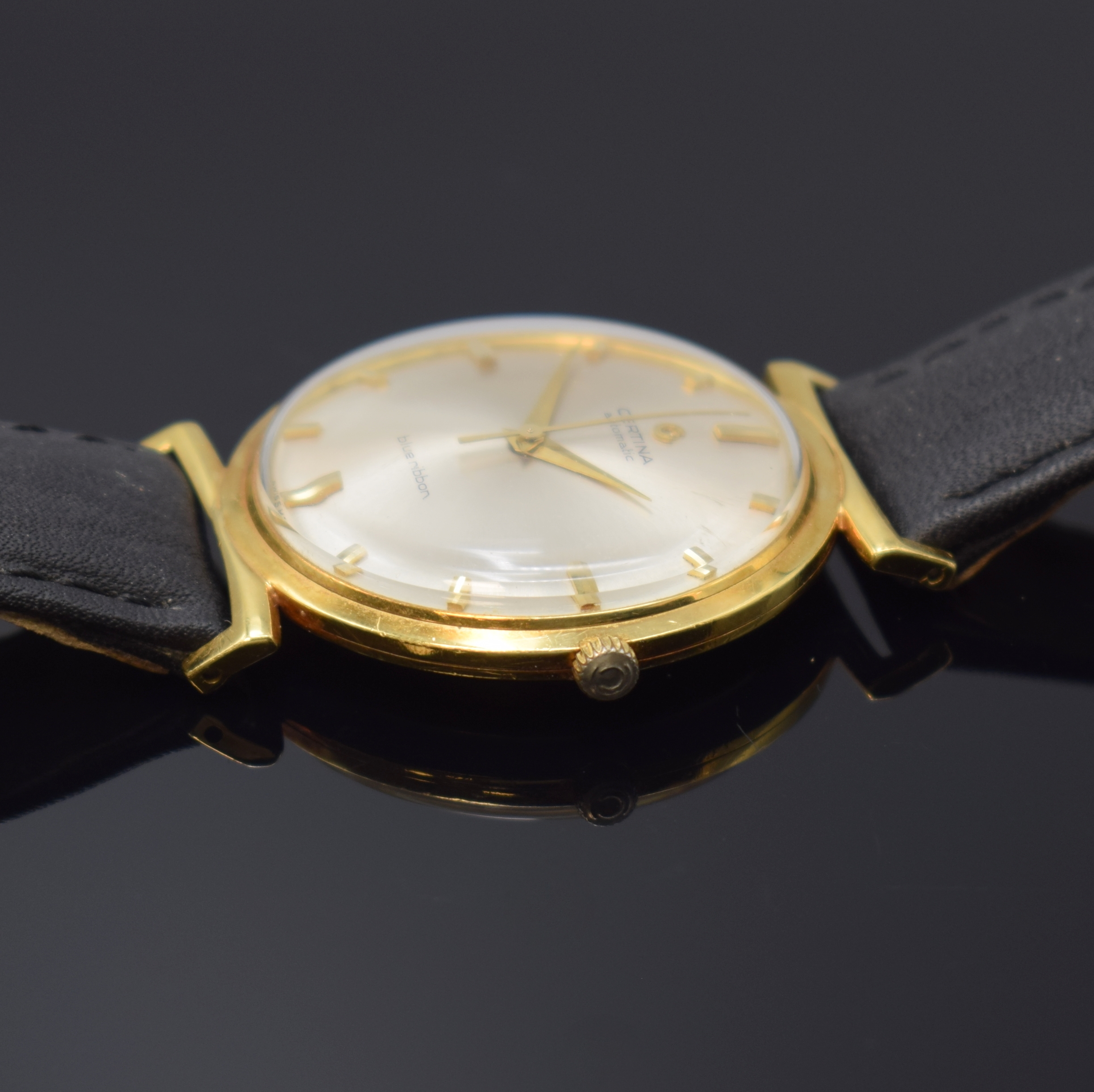 Detail b: CERTINA Herrenarmbanduhr in GG 750/000 blue ribbon, Automatik, Schweiz um 1968, Boden aufgedr., silbern. Zifferblatt m. aufgel. Indizes, ...