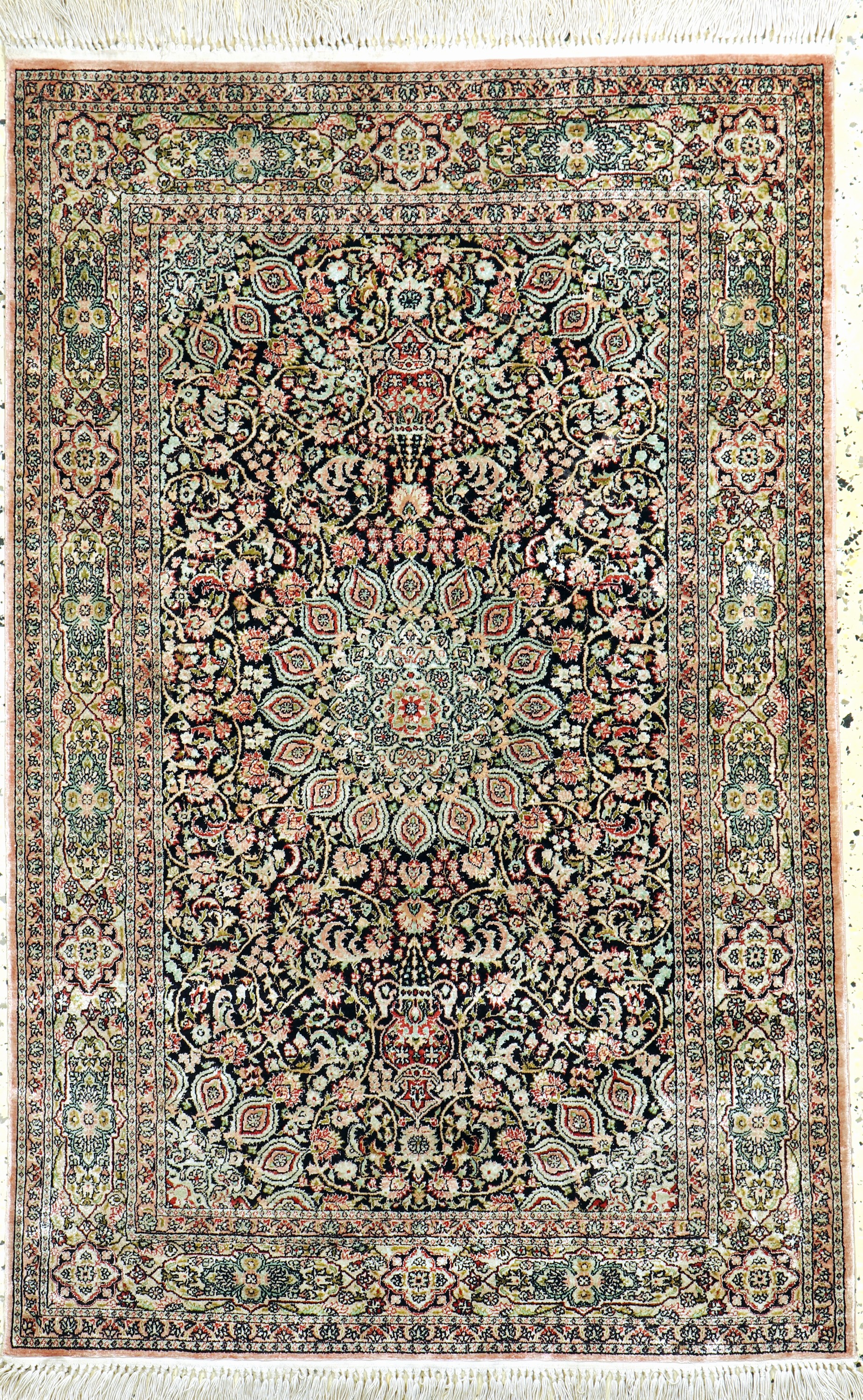 Hereke Seide, China, Ende 20.Jhd, reine Naturseide, ca. 120 x 80 cm, EHZ: 2