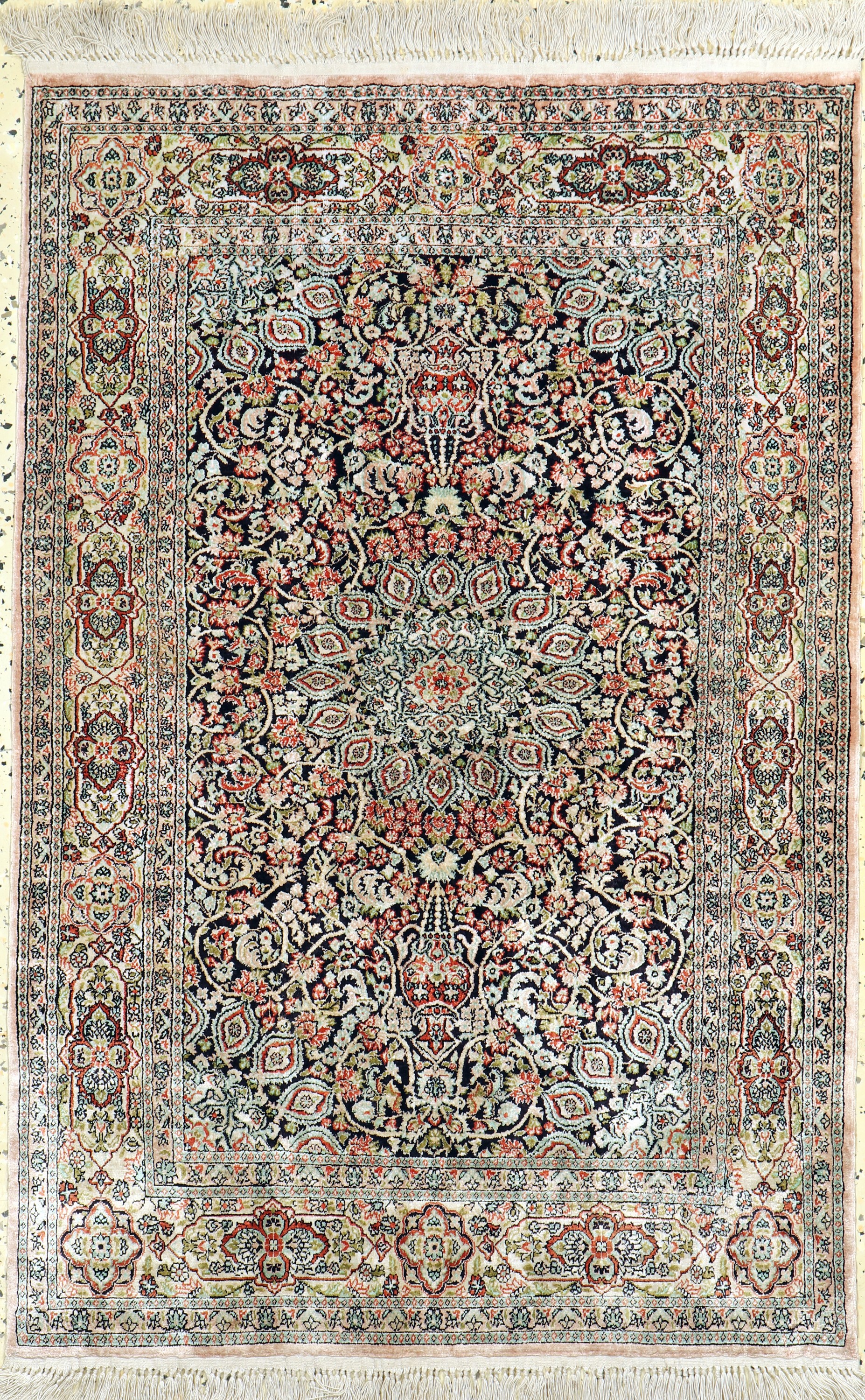 Hereke Seide, China, Ende 20.Jhd, reine Naturseide, ca. 117 x 79 cm, EHZ: 2