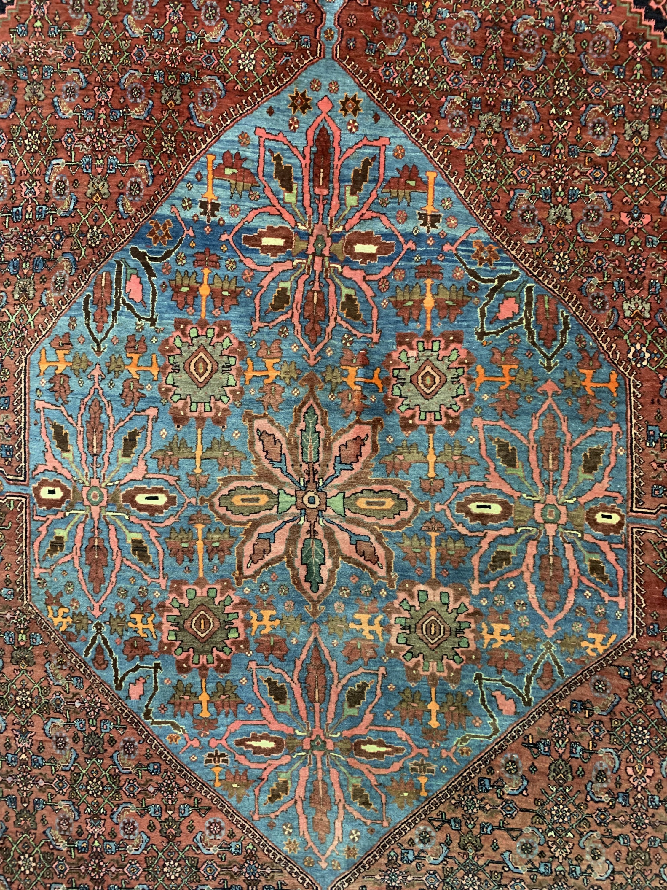 Detail c: Bidjar alt, Persien, Anfang 20.Jhd, Wolle auf Baumwolle, ca. 404 x 300 cm, verblasst, EHZ: 2