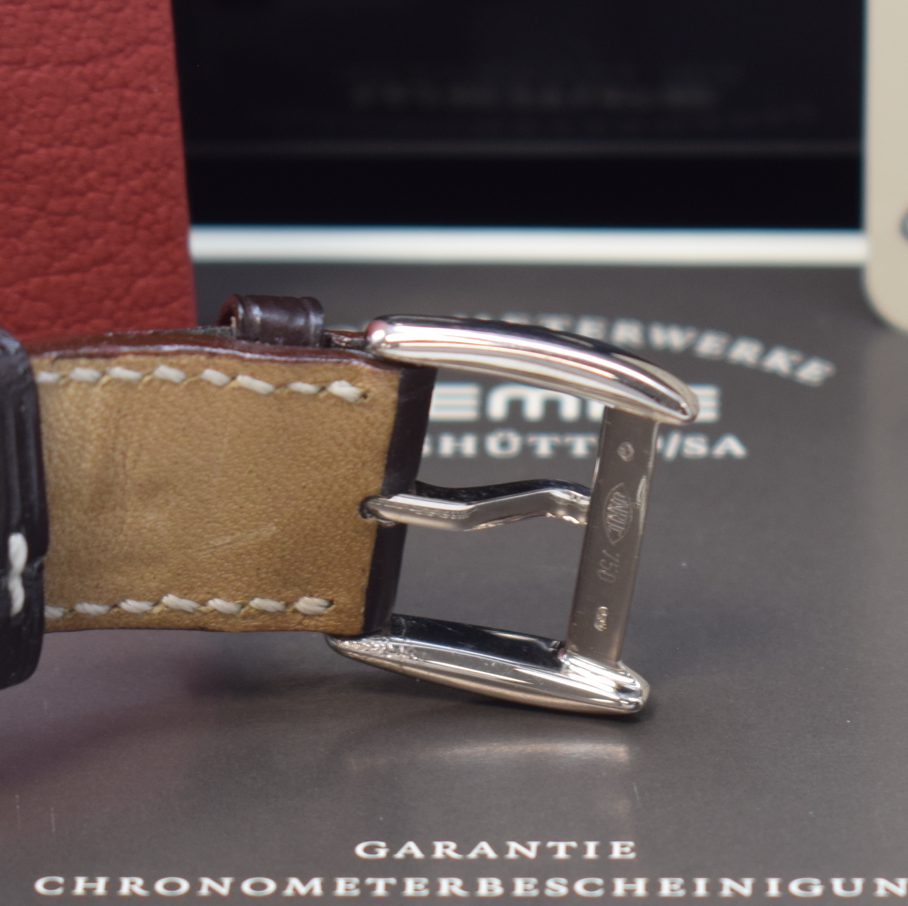 Detail c: WEMPE hochfeines und extrem seltenes Armbandchronometer, Handaufzug, Sondermodell in WG 750/000 inkl. orig. Lederband m. orig. Dornschl. in WG ...