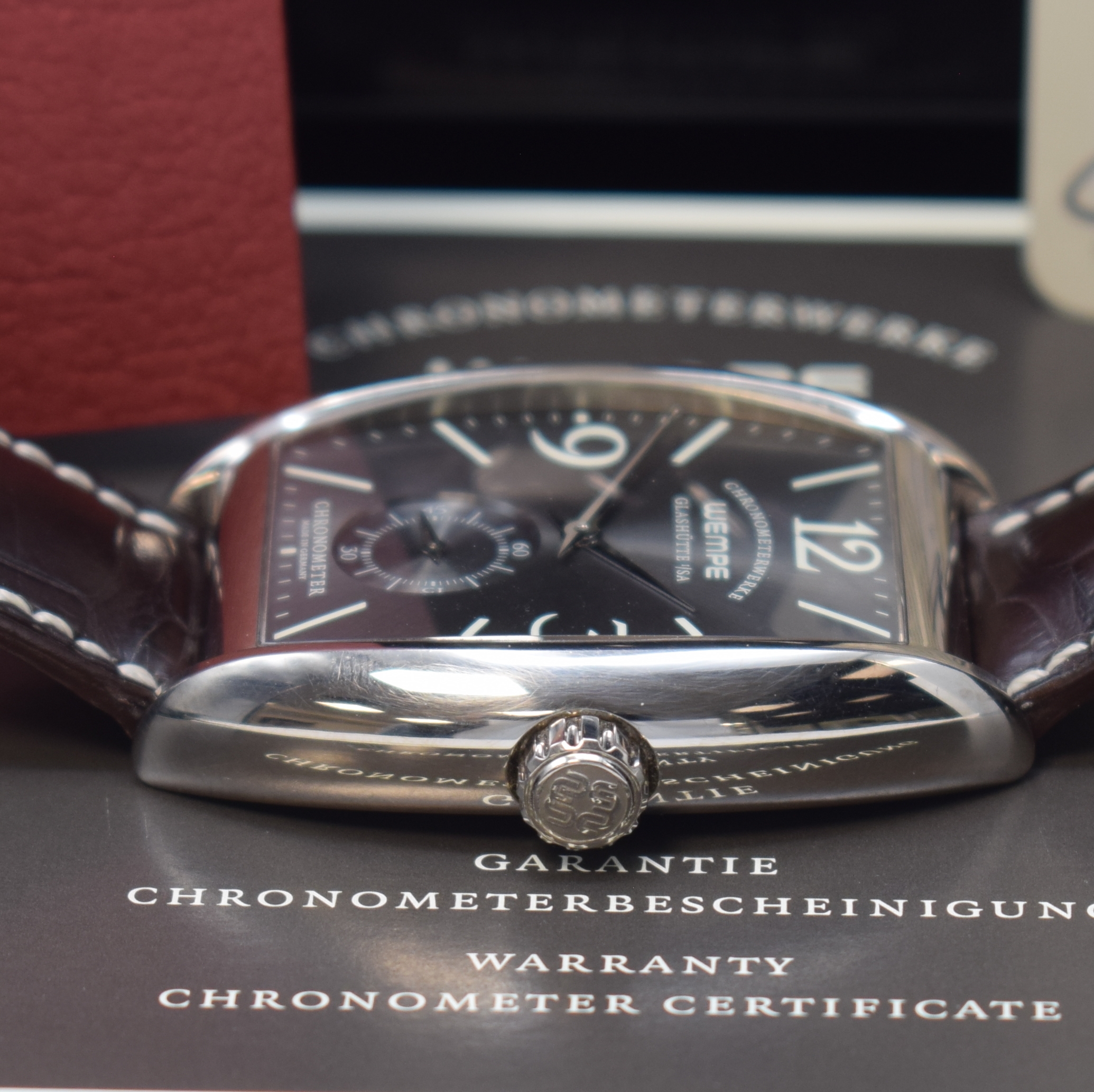 Detail d: WEMPE hochfeines und extrem seltenes Armbandchronometer, Handaufzug, Sondermodell in WG 750/000 inkl. orig. Lederband m. orig. Dornschl. in WG ...