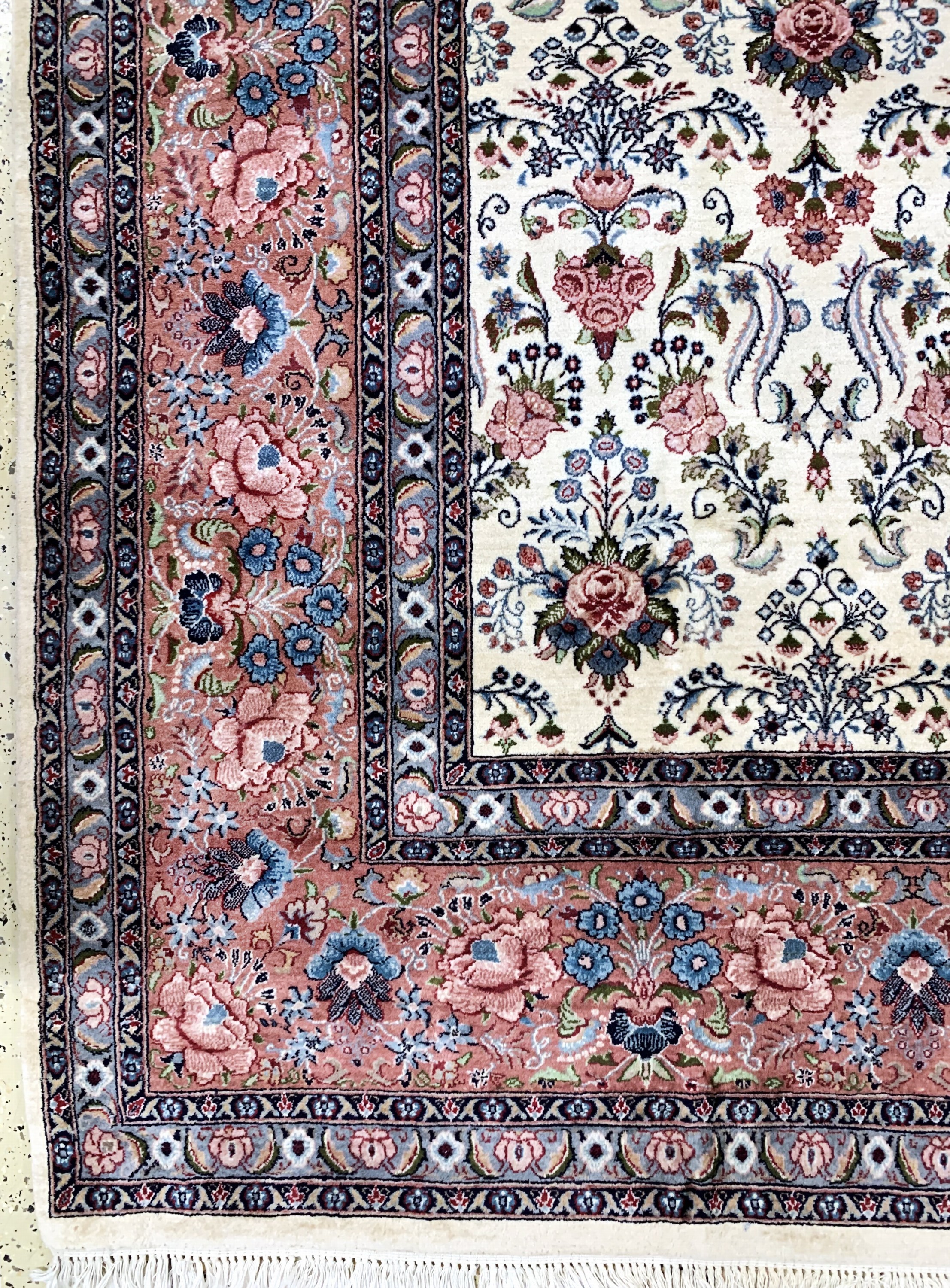 Detail b: Lahor Kork fein, Indien, Ende 20.Jhd, Korkwolle auf Baumwolle, ca. 414 x 304 cm, EHZ: 1-2