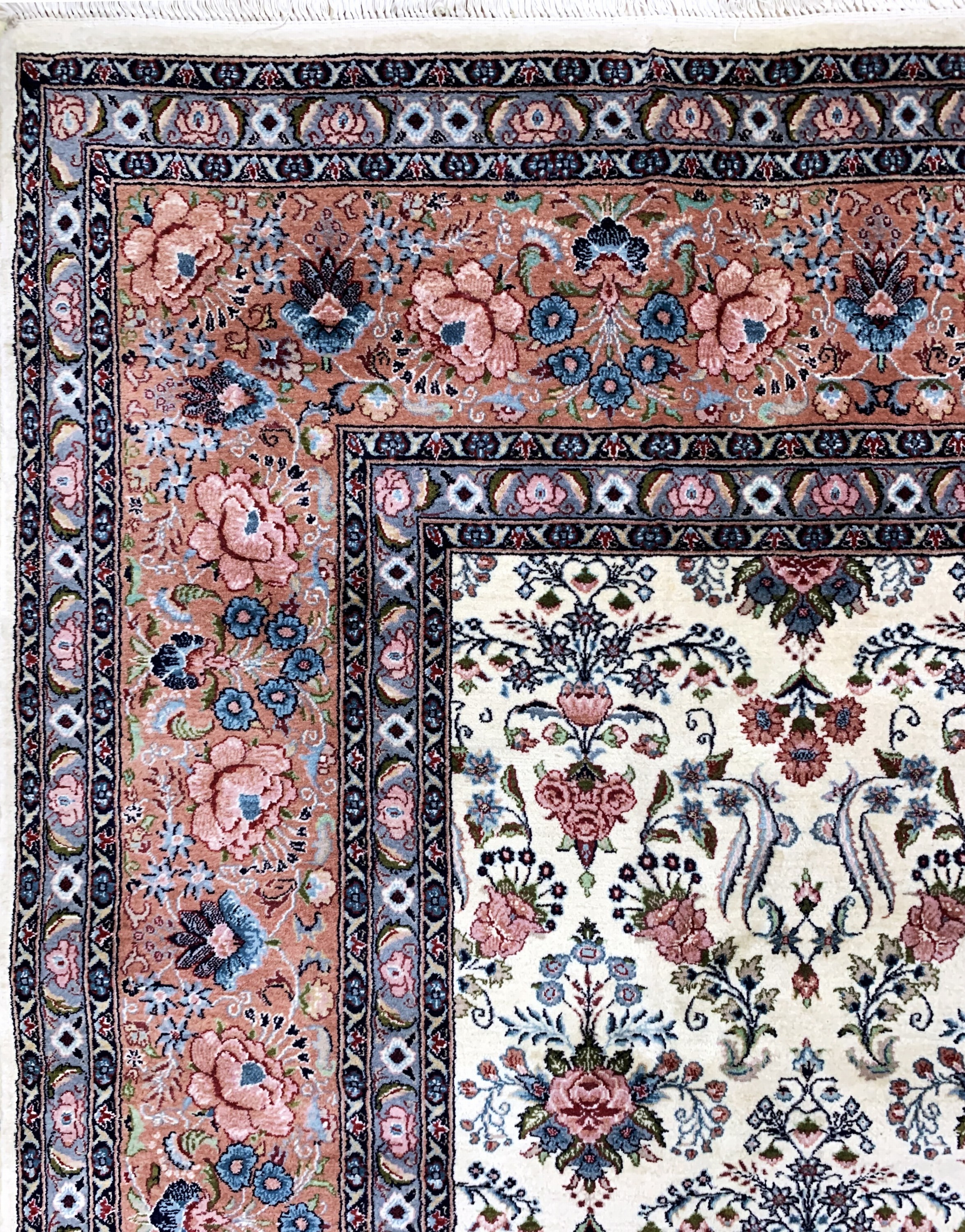 Detail d: Lahor Kork fein, Indien, Ende 20.Jhd, Korkwolle auf Baumwolle, ca. 414 x 304 cm, EHZ: 1-2