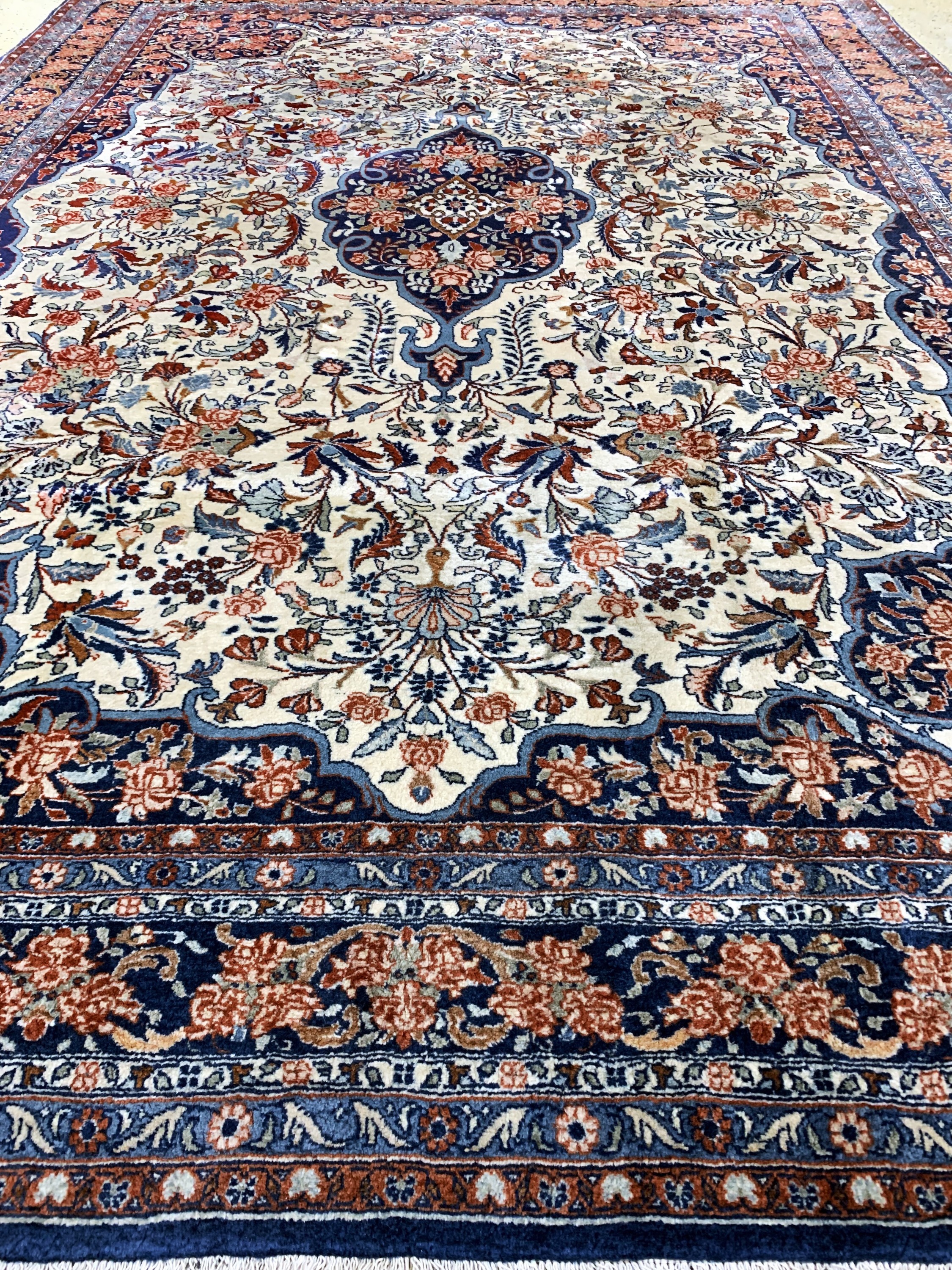 Detail f: Rosenbidjar Kork fein, Persien, Ende 20.Jhd, Korkwolle auf Baumwolle, ca. 307 x 219cm, EHZ: 2(Fleckig)
