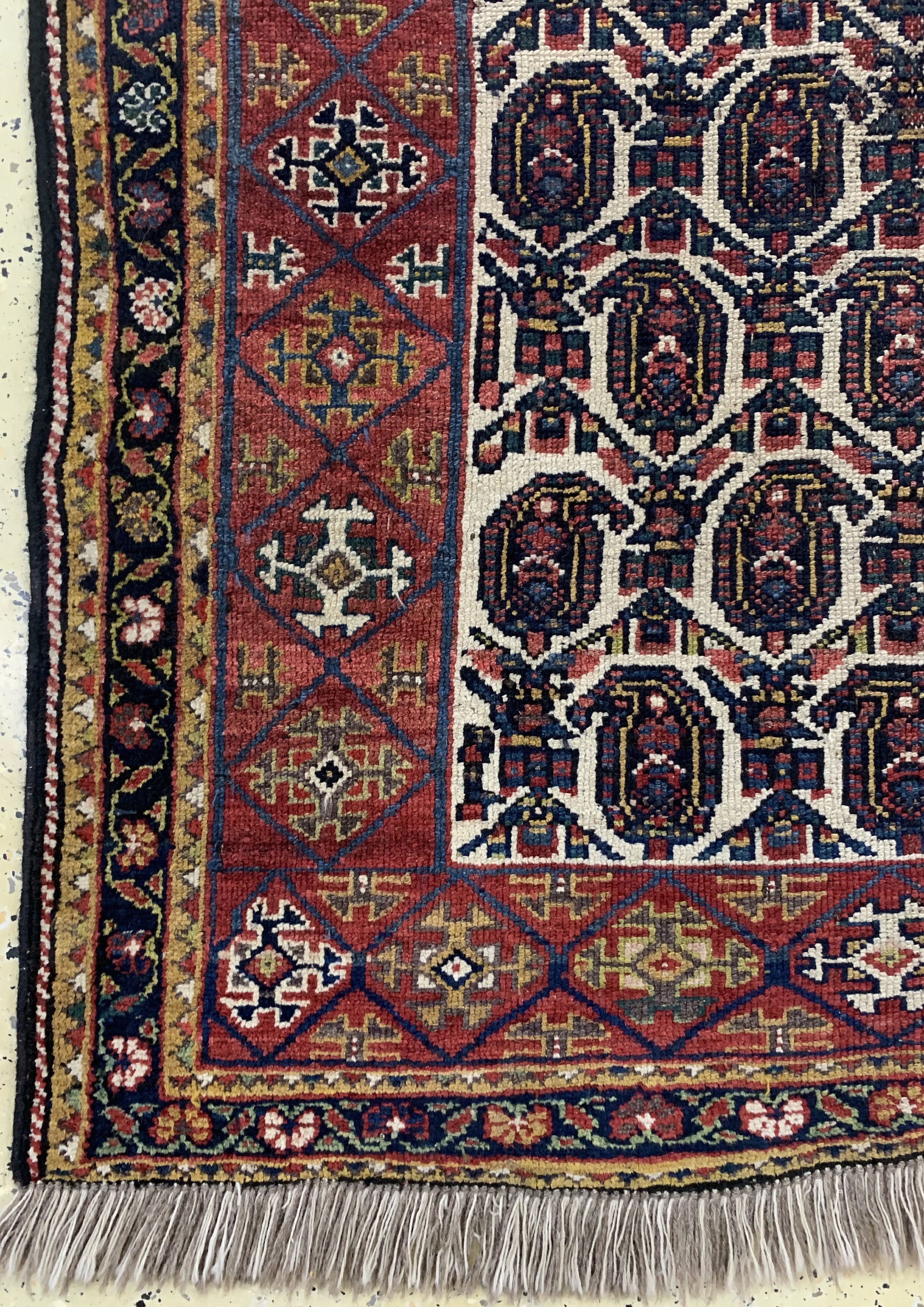 Detail b: Antiker Bachtiar, Persien, 19.Jhd, Wolle auf Wolle, ca. 290 x 125 cm, EHZ: 3