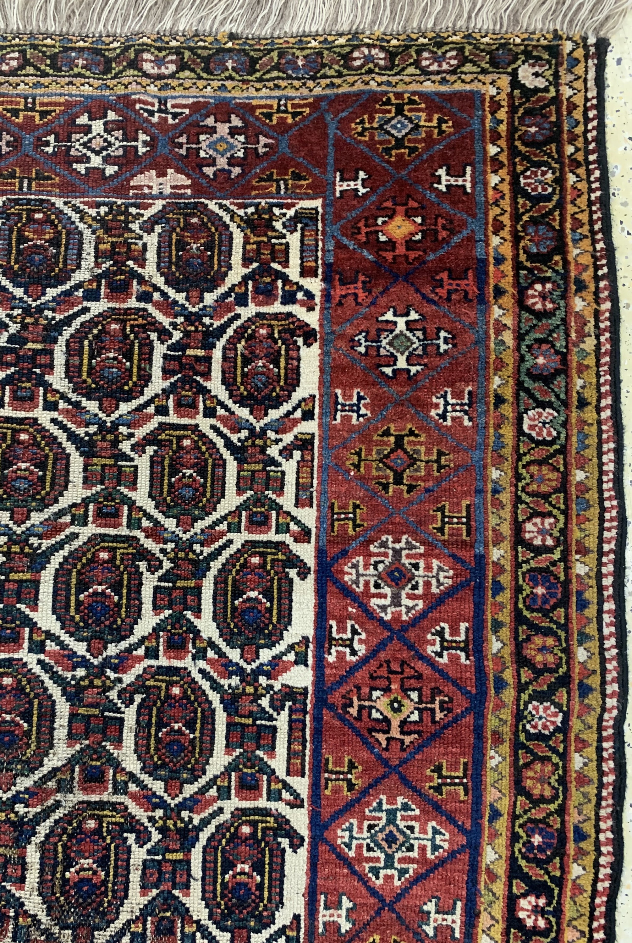 Detail e: Antiker Bachtiar, Persien, 19.Jhd, Wolle auf Wolle, ca. 290 x 125 cm, EHZ: 3