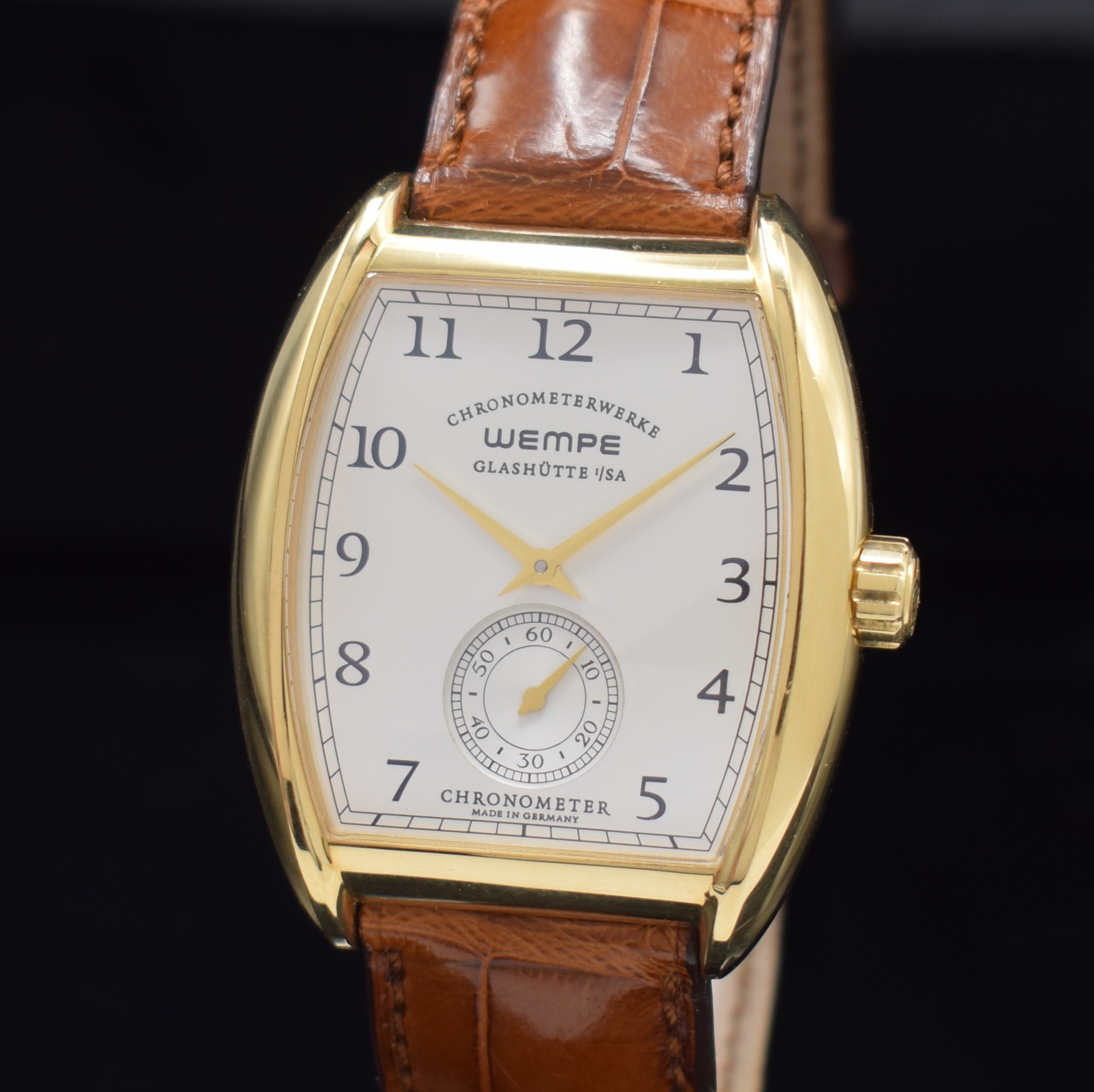 Detail a: WEMPE hochfeines und seltenes Armbandchronometer, Deutschland um 2010, Handaufzug, tonneauförmiges GG 750/000 Geh. inkl. orig. Lederband m. orig. ...