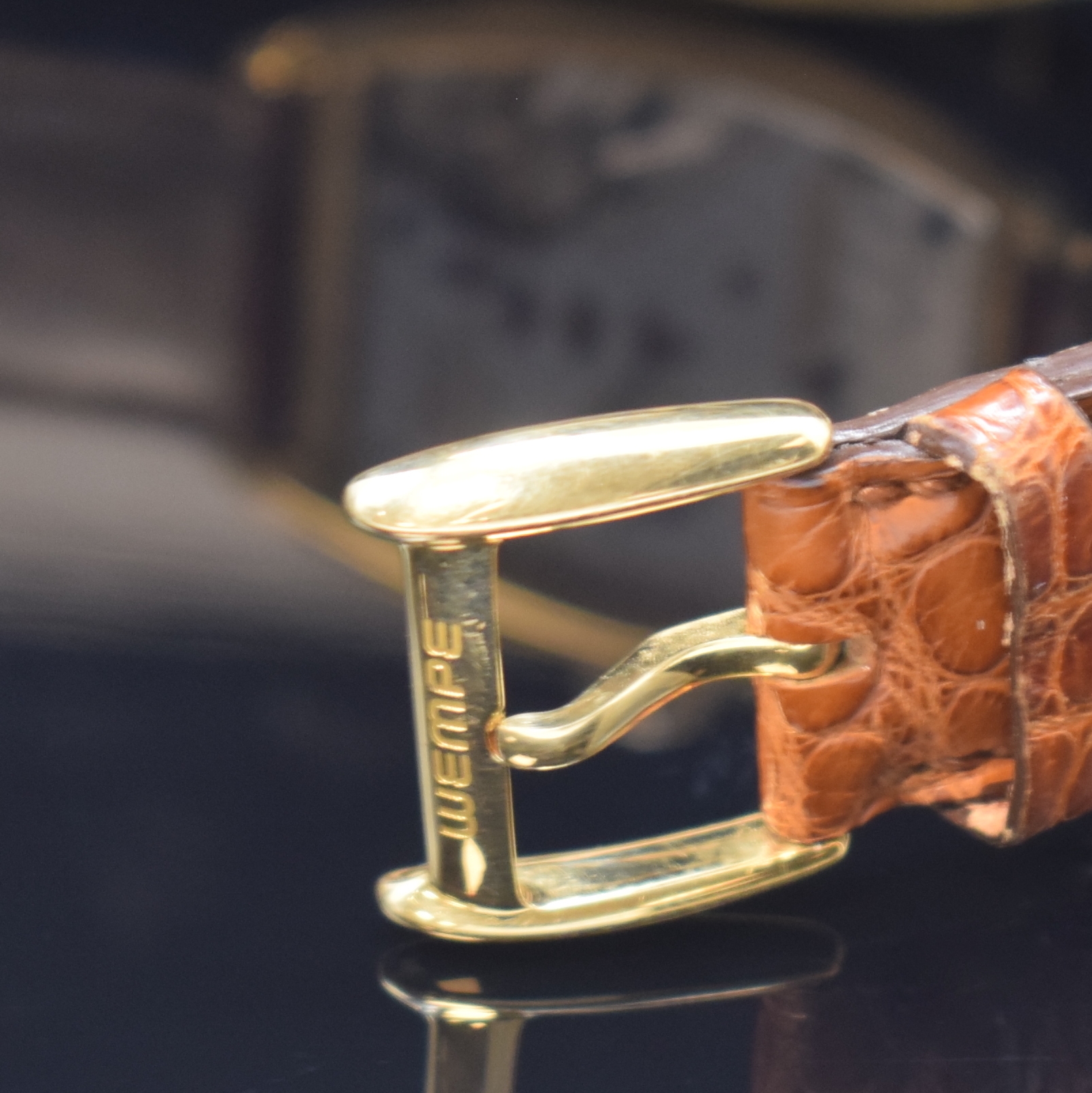 Detail b: WEMPE hochfeines und seltenes Armbandchronometer, Deutschland um 2010, Handaufzug, tonneauförmiges GG 750/000 Geh. inkl. orig. Lederband m. orig. ...