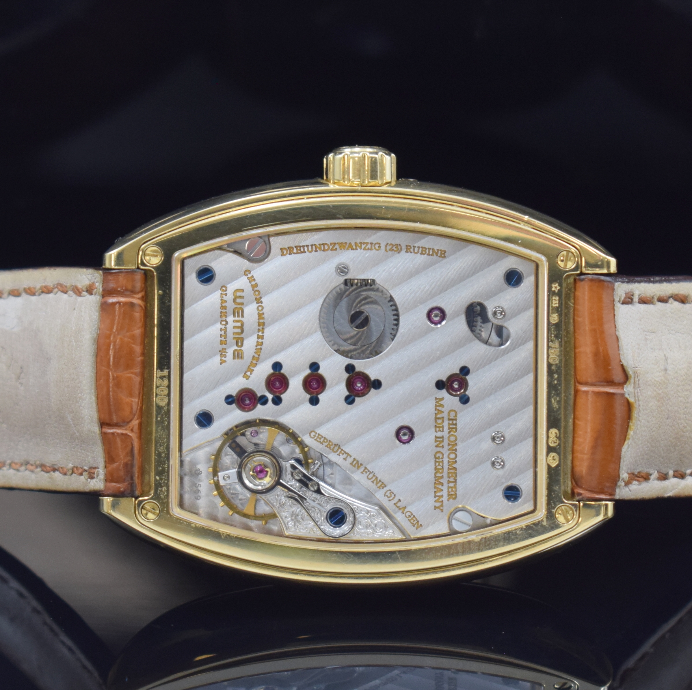 Detail e: WEMPE hochfeines und seltenes Armbandchronometer, Deutschland um 2010, Handaufzug, tonneauförmiges GG 750/000 Geh. inkl. orig. Lederband m. orig. ...