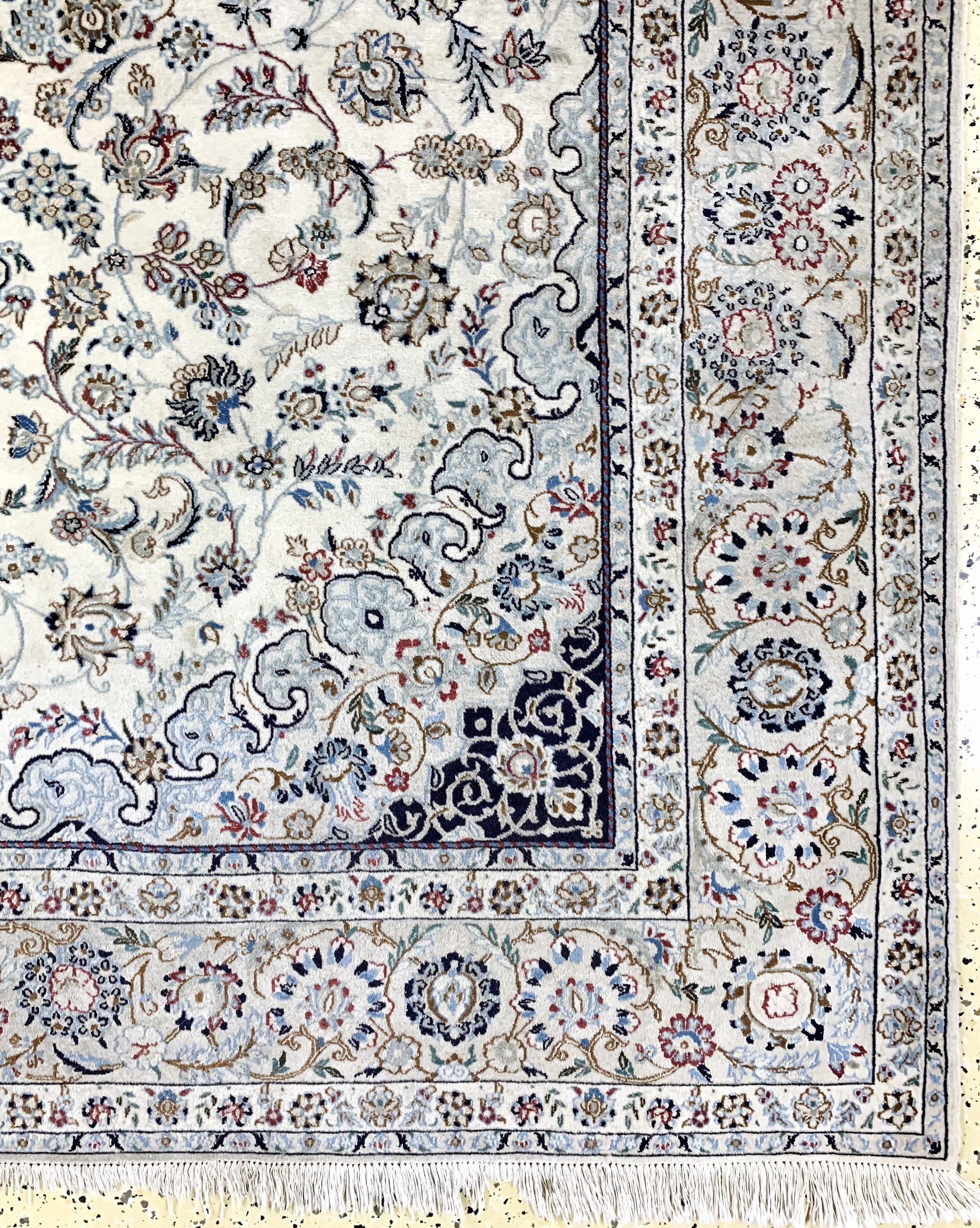 Detail a: Nain fein(6 La), Persien, Mitte 20.Jhd, Korkwolle mit Seide, ca. 244 x 167 cm, ca. 1,0Mio. Kn/qm, EHZ: 2, (verschmutzt)