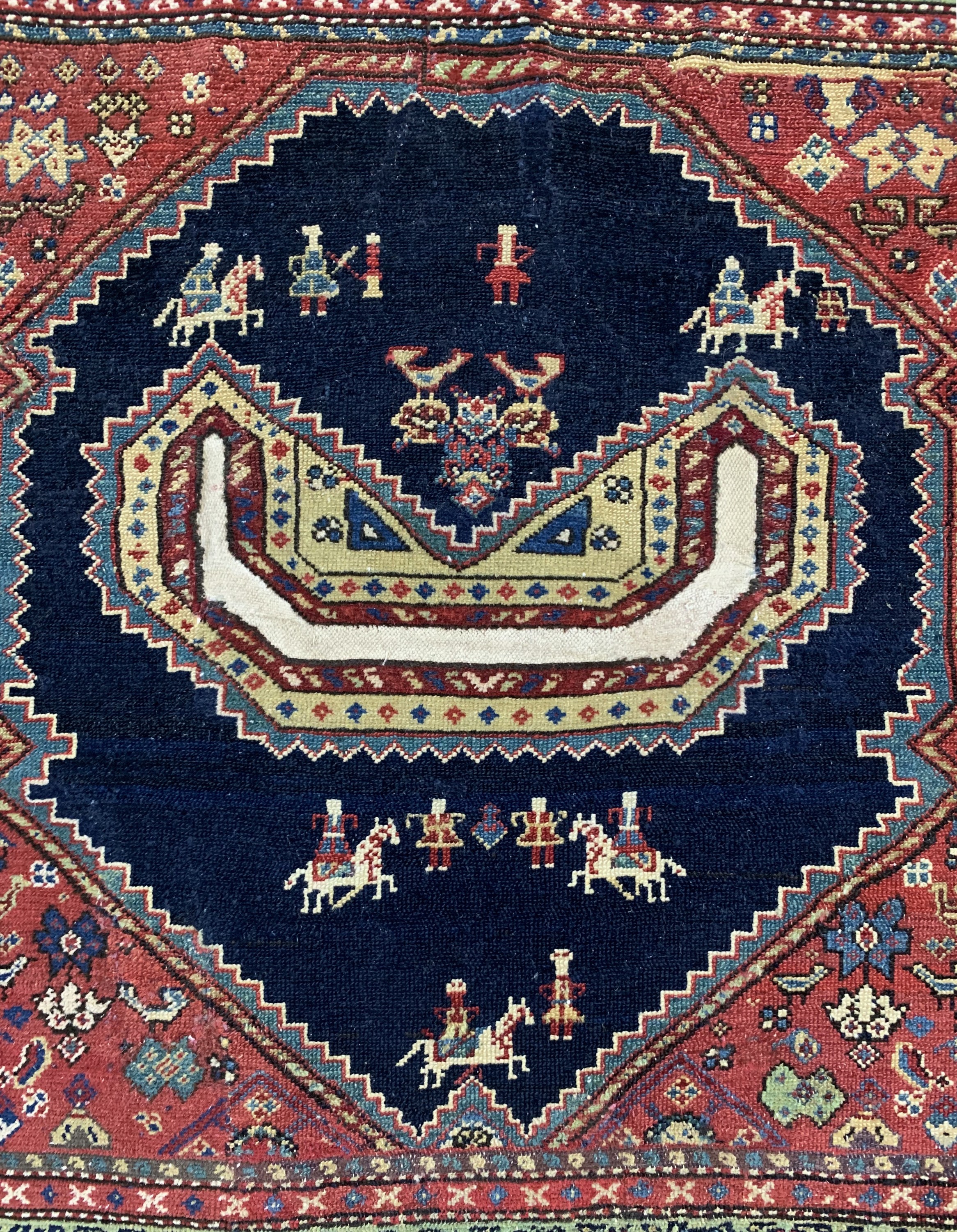 Detail a: "Sattelauflage"antik, Malayer, Persien, um 1900, Wolle auf Baumwolle, ca. 94 x 90 cm, EHZ: 2-3, (fachkundig restauriert)