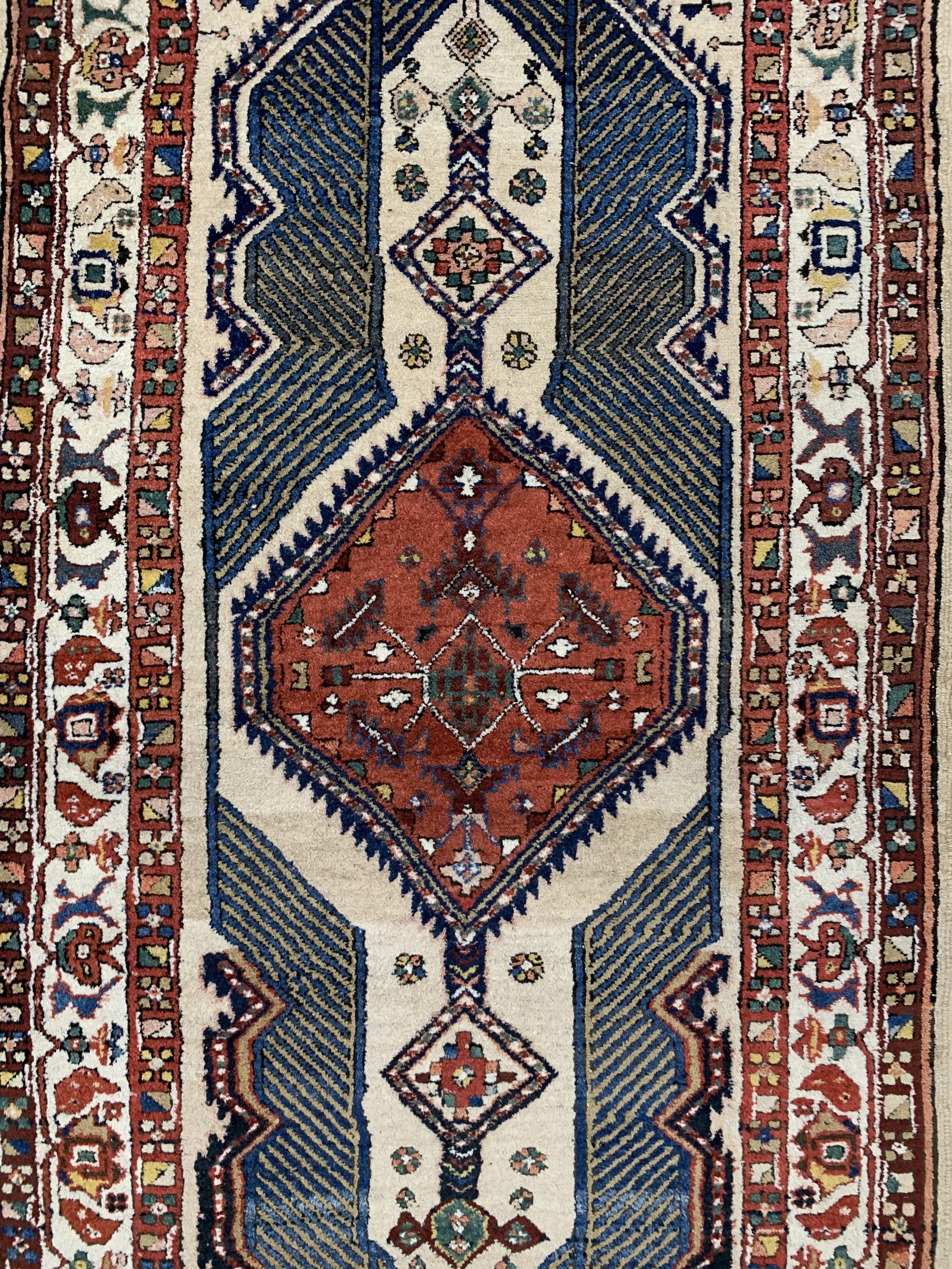 Detail c: Antiker Sarab, Persien, um 1900, Wolle auf Wolle, ca. 262 x 112 cm, gereinigt, EHZ: 2