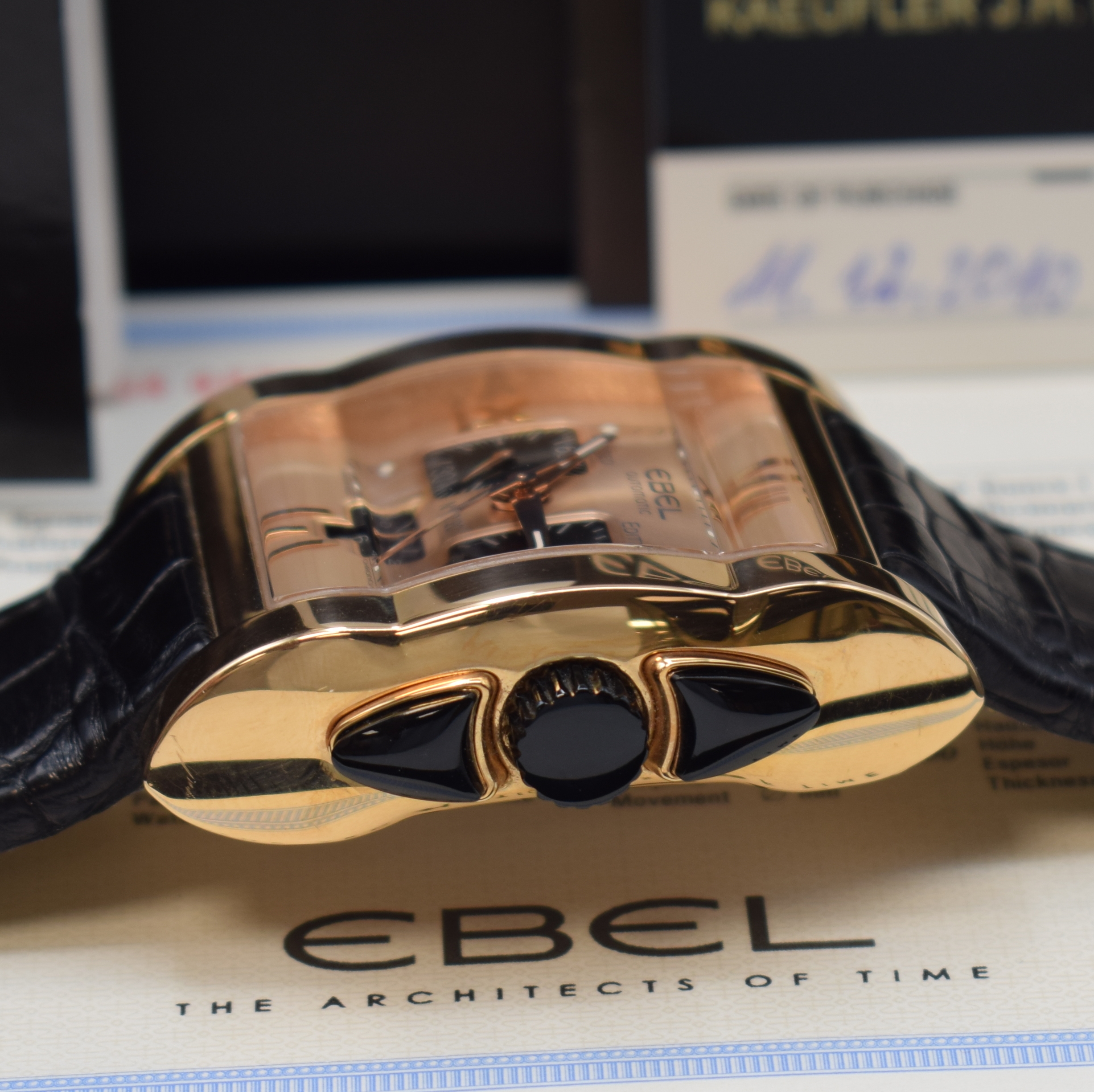 Detail d: EBEL seltener, auf 20 Stück limitierter Armbandchronograph Tarawa in RG 750/000 Referenz 5137J40, Automatik, massives Geh. beids. vergl., Boden ...