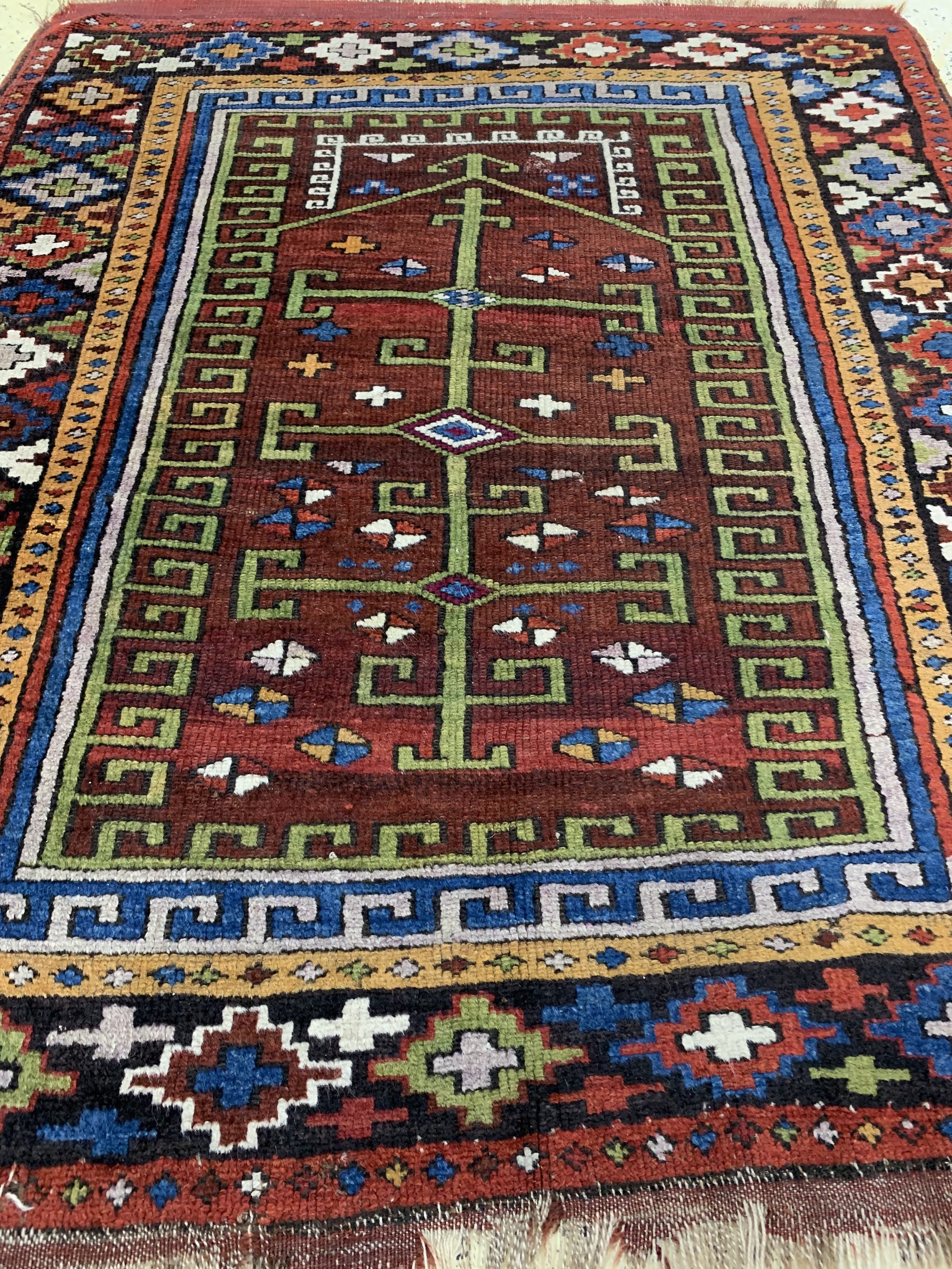 Detail e: Antiker Bergama, Türkei, um 1900, Wolle aufWolle, ca. 120 x 102 cm, EHZ: 2-3