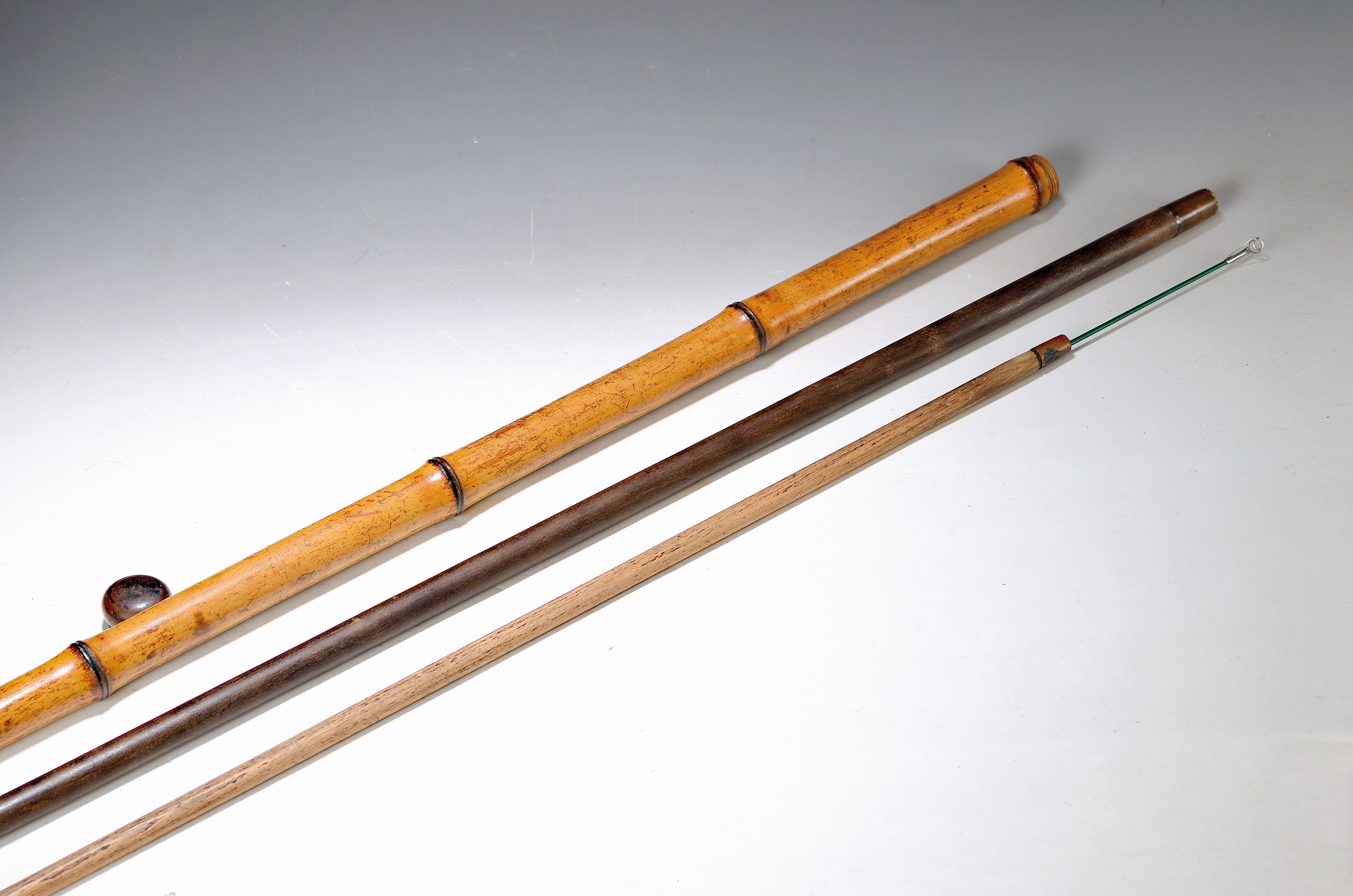 Systemstock mit Angel, China, Anfang 20. Jh., Bambus, Angel innen ca. 240 cm, Stock ca. 92cm, ohne Schnur und Haken
