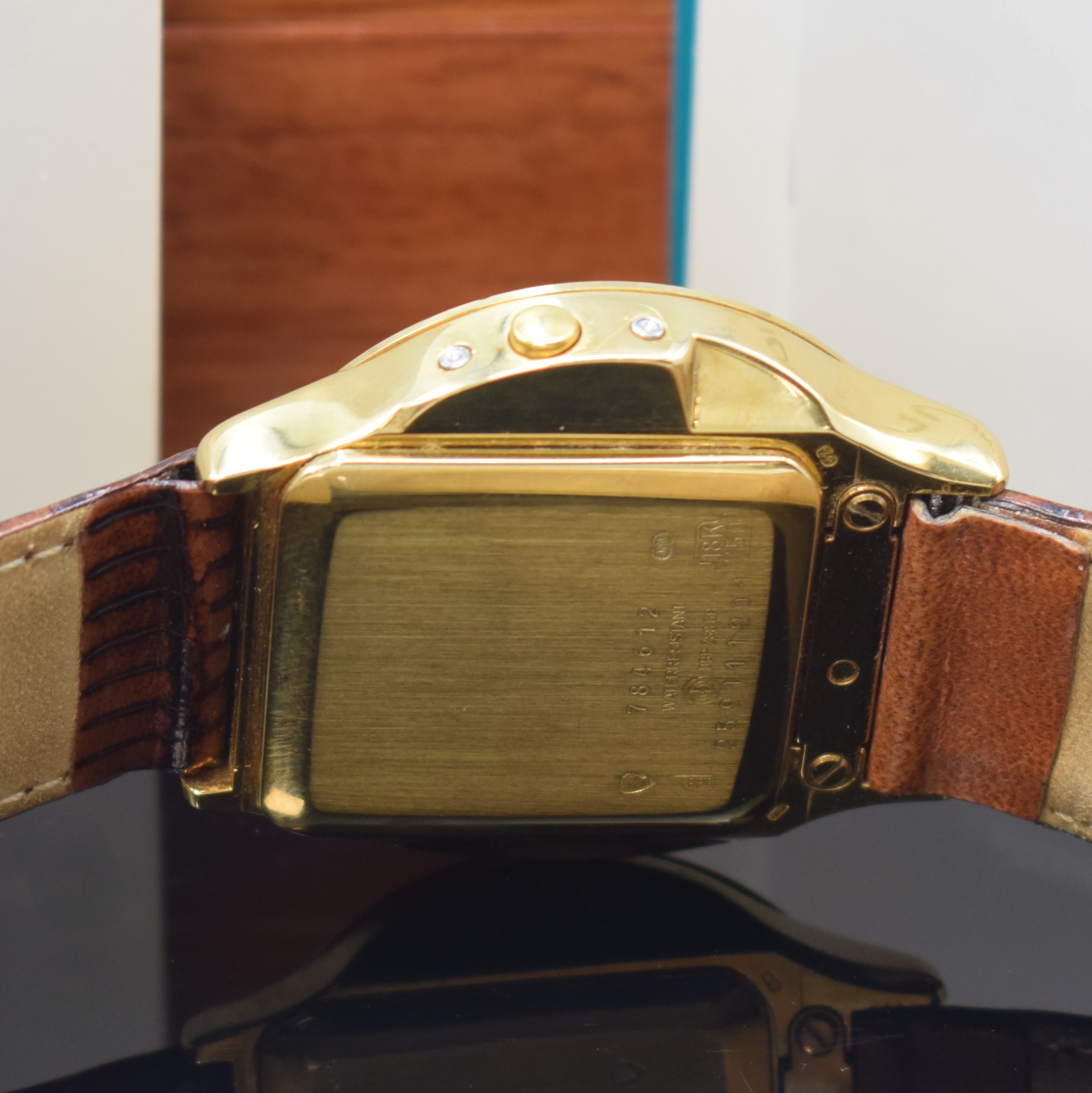 Detail d: JUNGHANS MEGA Herren-Funkuhr in GG 750/000 Referenz 259111201, Deutschland um 2000, quarz, massives Geh., Boden mit und Glasrand aufgedr., digitale ...
