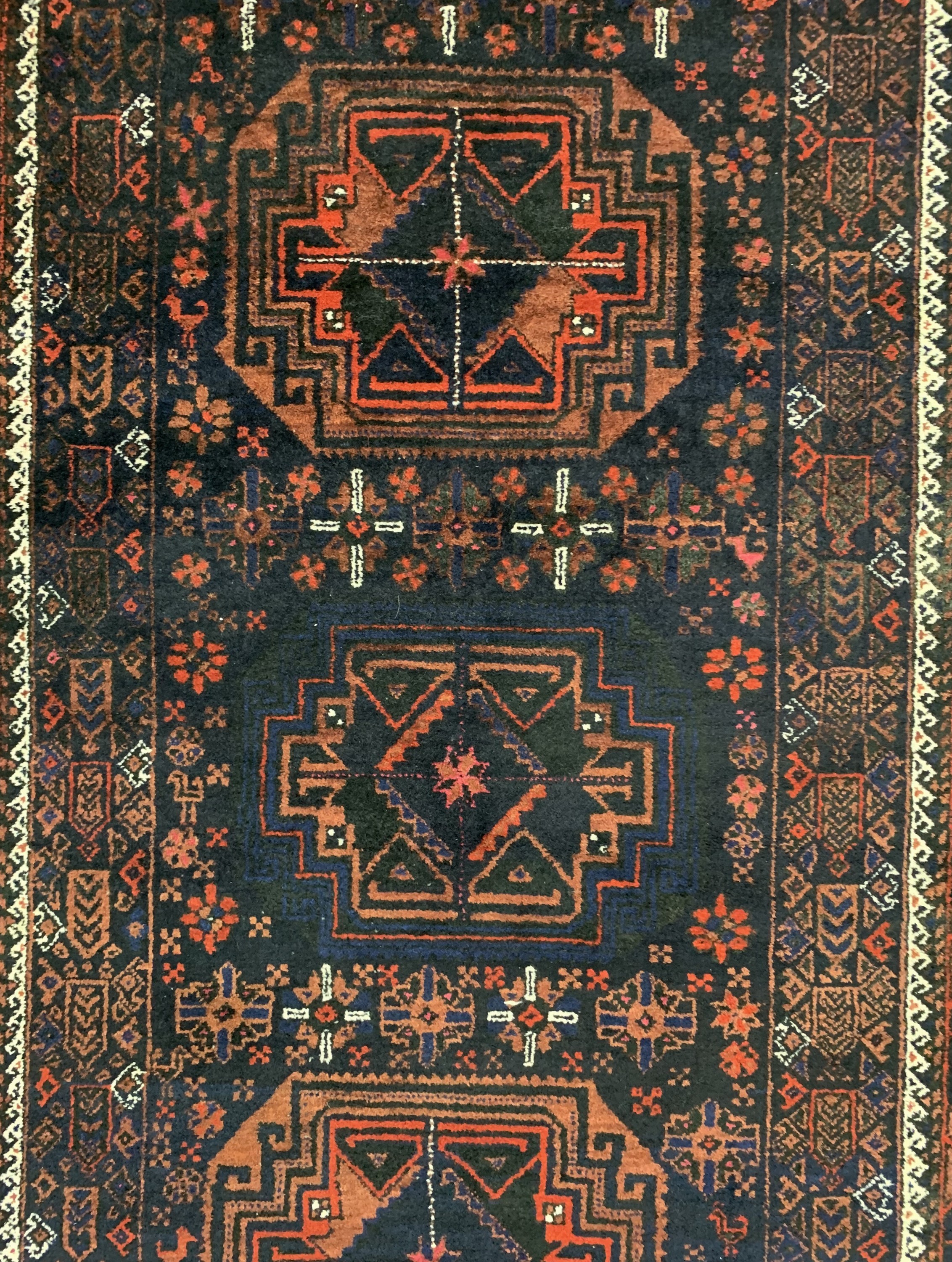 Detail c: Belutsch alt, Persien, um 1930/1940, Wolle auf Baumwolle, ca. 232 x 130 cm, EHZ: 2