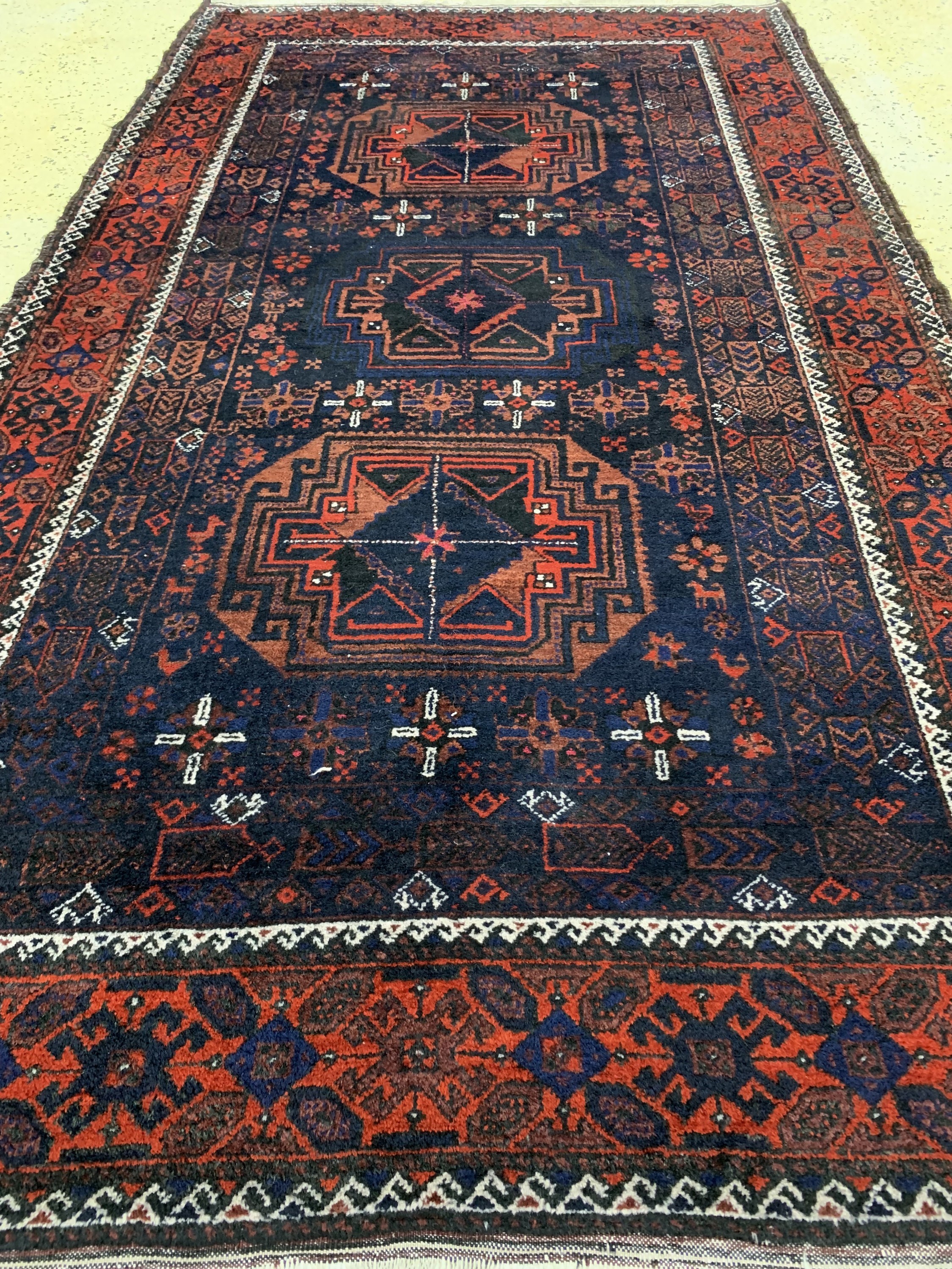 Detail f: Belutsch alt, Persien, um 1930/1940, Wolle auf Baumwolle, ca. 232 x 130 cm, EHZ: 2