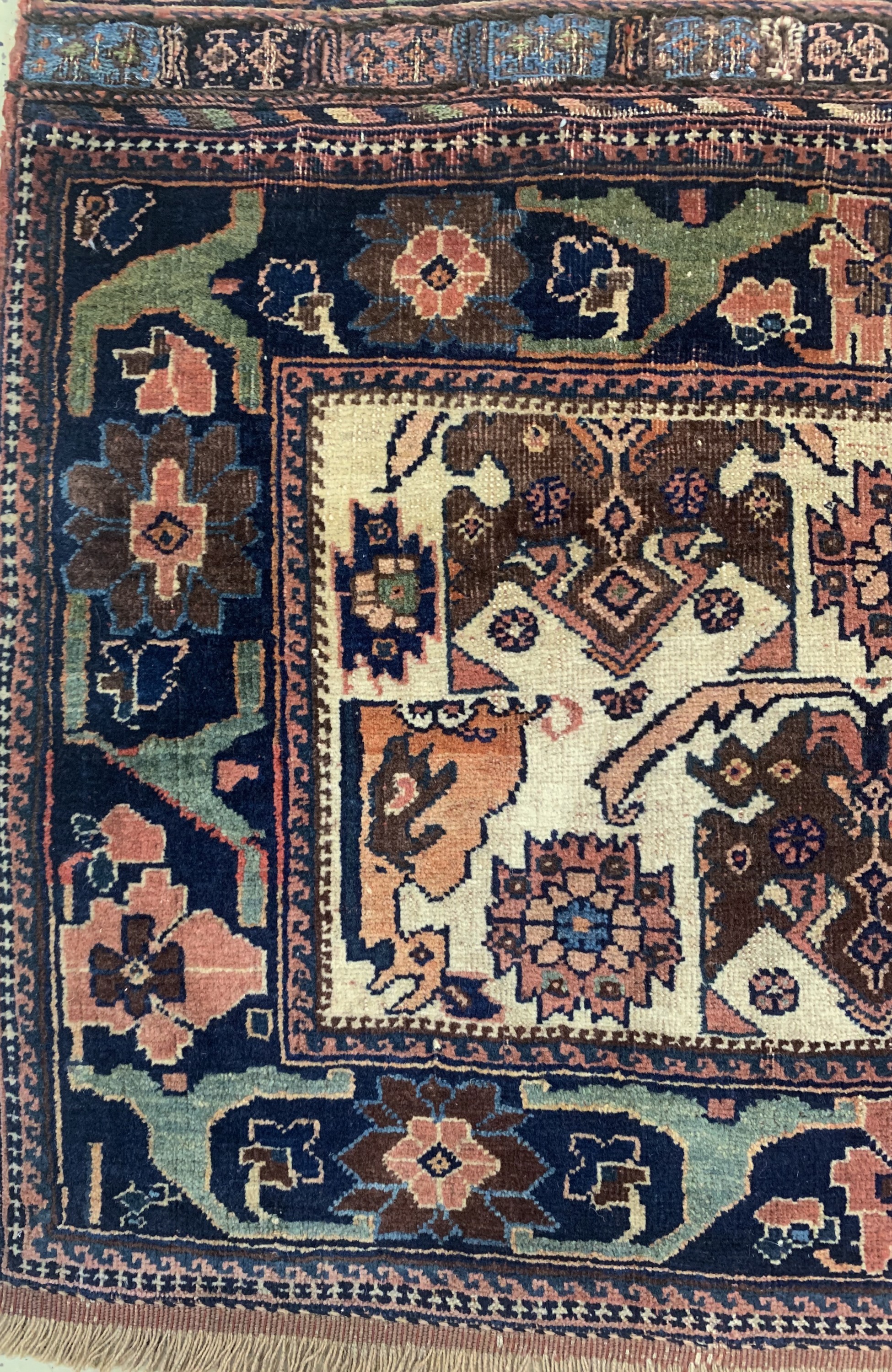 Detail c: Afschar"Taschenfront"antik, Persien, 19.Jhd, Wolle auf Wolle, ca. 84 x 58 cm, EHZ: 2-3