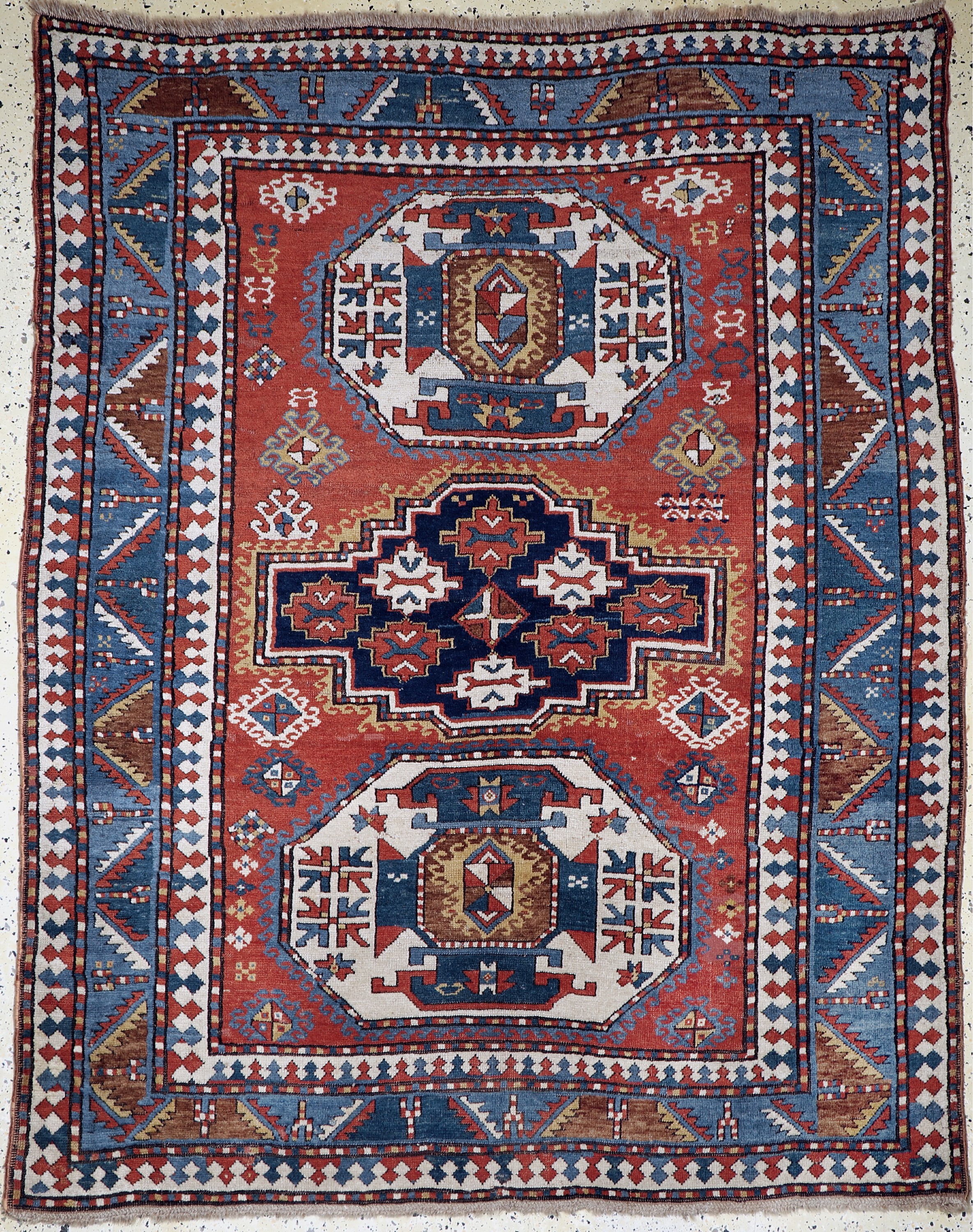 "Lori-Pampak"Kazak antik, Kaukasus, Ende 19.Jhd, Wolle auf Wolle, ca. 220 x 170 cm, EHZ: 2(kleine alte Restaurierungen).