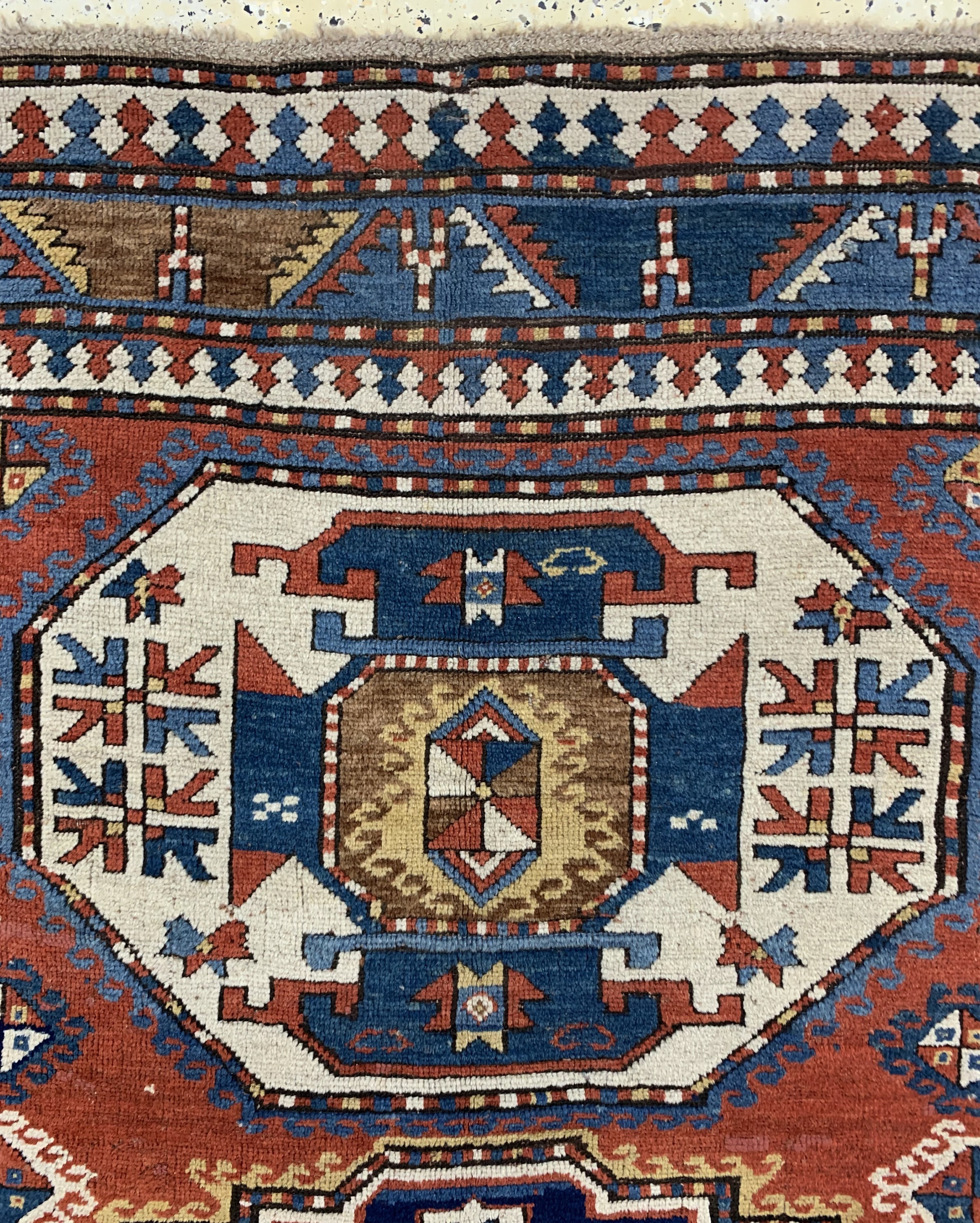 Detail f: "Lori-Pampak"Kazak antik, Kaukasus, Ende 19.Jhd, Wolle auf Wolle, ca. 220 x 170 cm, EHZ: 2(kleine alte Restaurierungen).