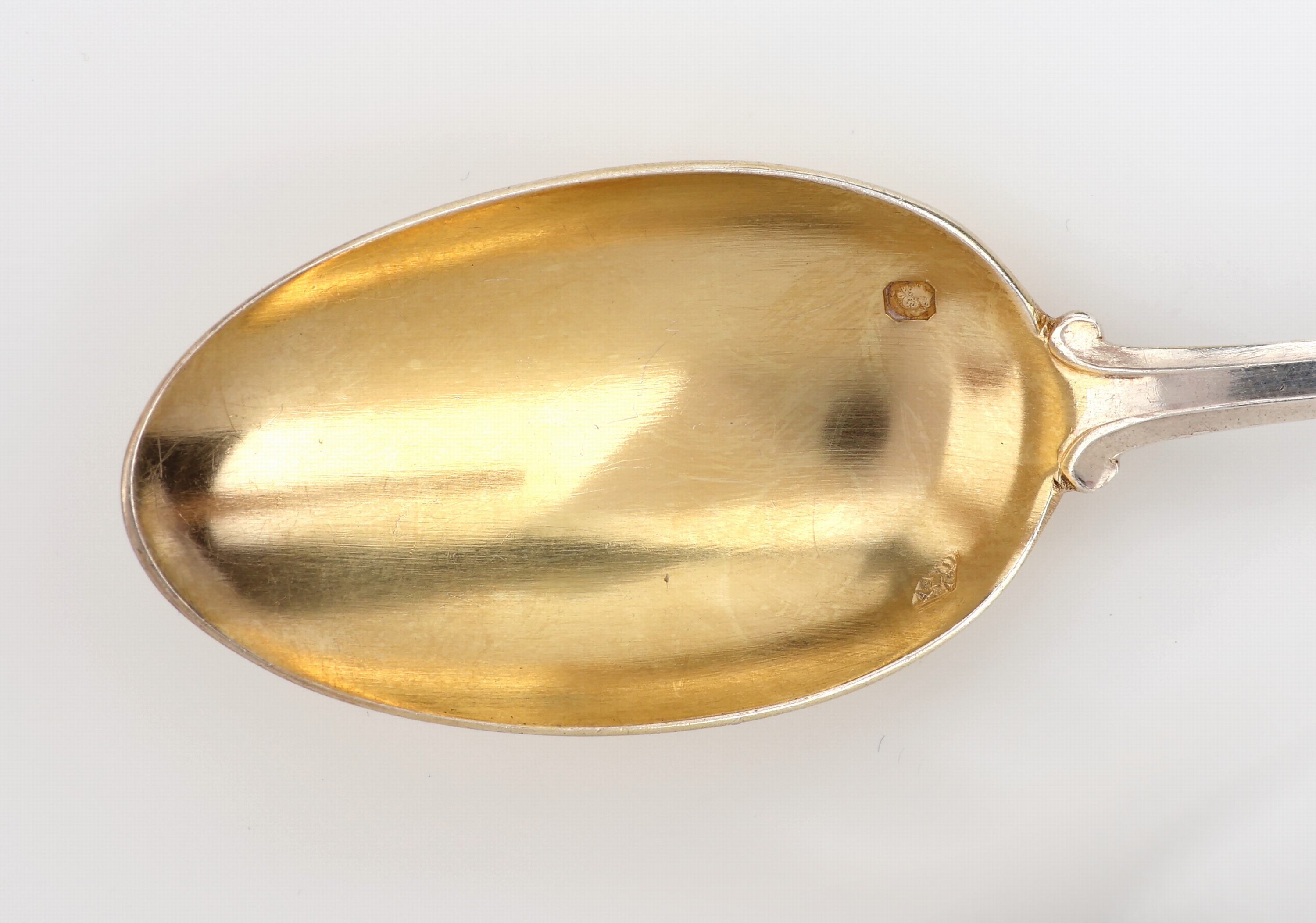 Detail b: 6 Dessert-/Kaffeelöffel, Frankreich um 1900, 950er Silber, Meistermarke A. DEBAIN, Laffen vergoldet, sparsamer floraler Dekor, hochwertige, ...