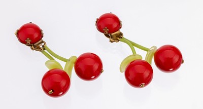 Image Pair of unusual bakelite-ear clips, "cherries", France 1950s, green and red ...