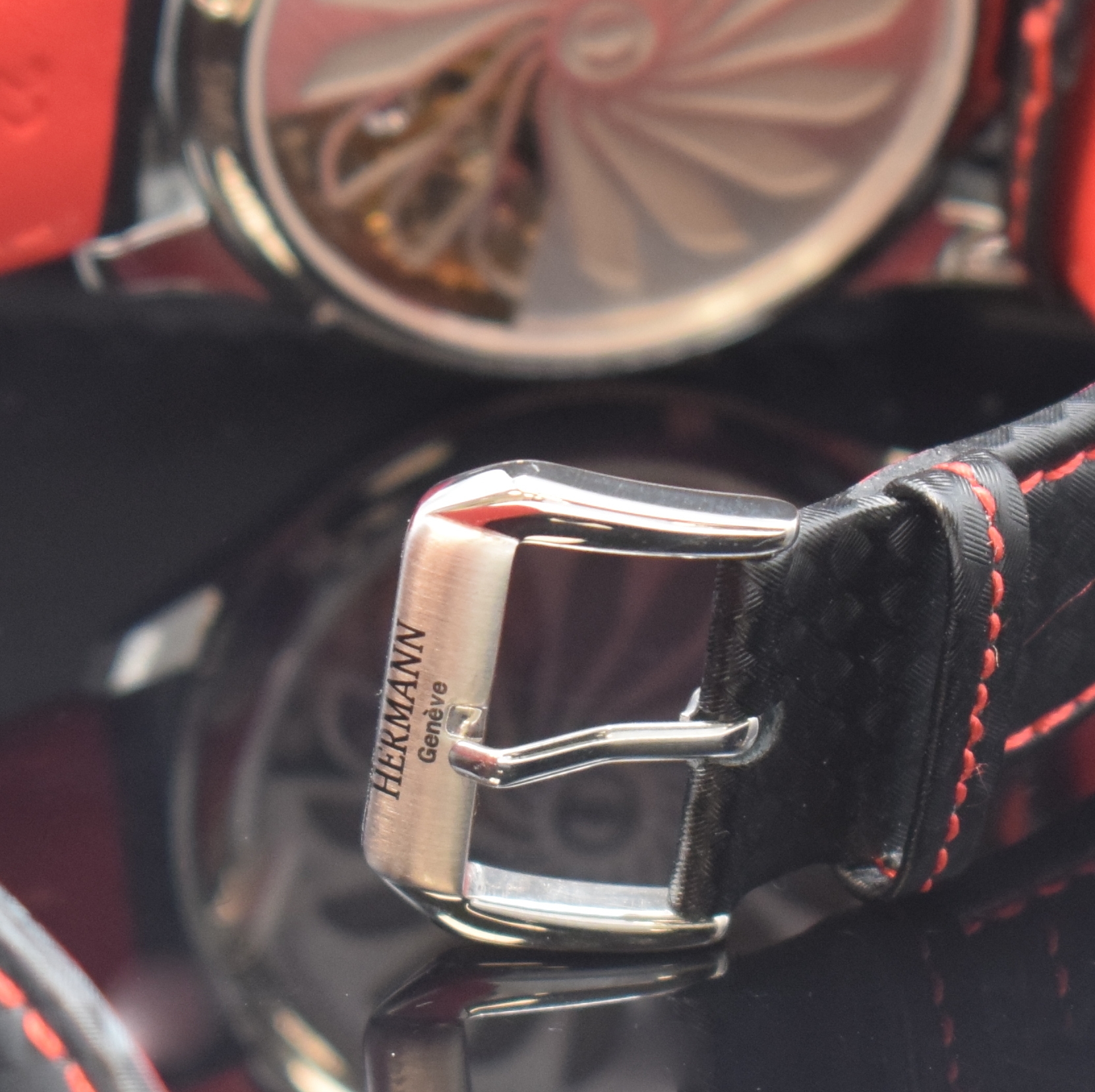 Detail b: HERMANN Celestial Herrenarmbanduhr in Stahl,Schweiz verk. lt. beil. Garantie 10/2023, Handaufzug, beids. vergl. Geh., Lederband m. orig. Dornschl., ...