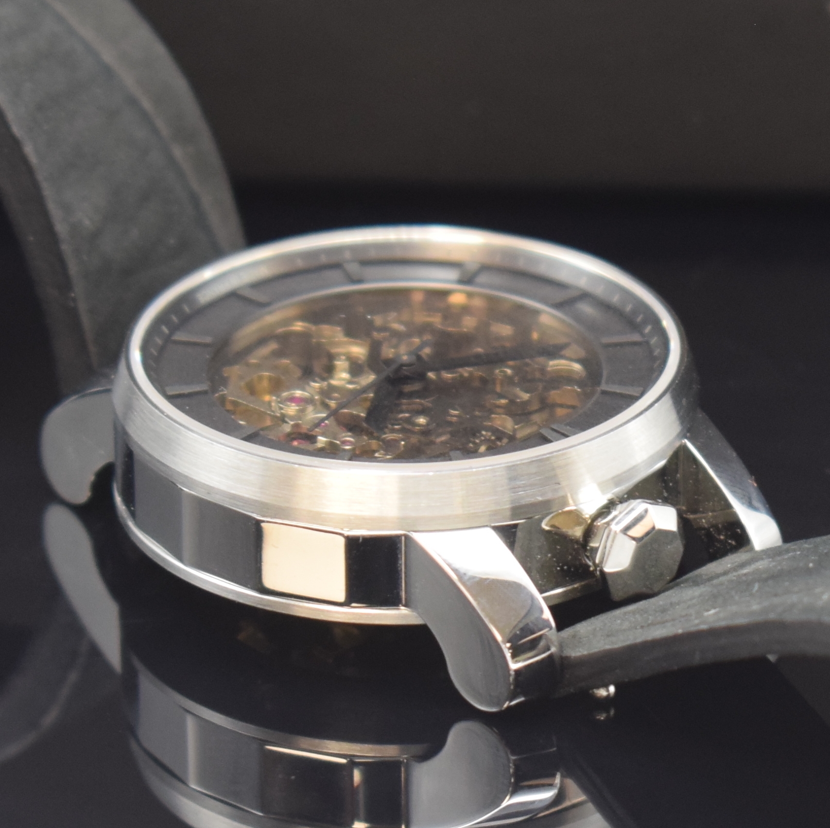Detail b: FOB Paris skelettierte Armbanduhr in Stahl, Frankreich um 2020, Automatik, beids. vergl. Geh., Boden verschr., Lederband inkl. orig. Dornschl., ...