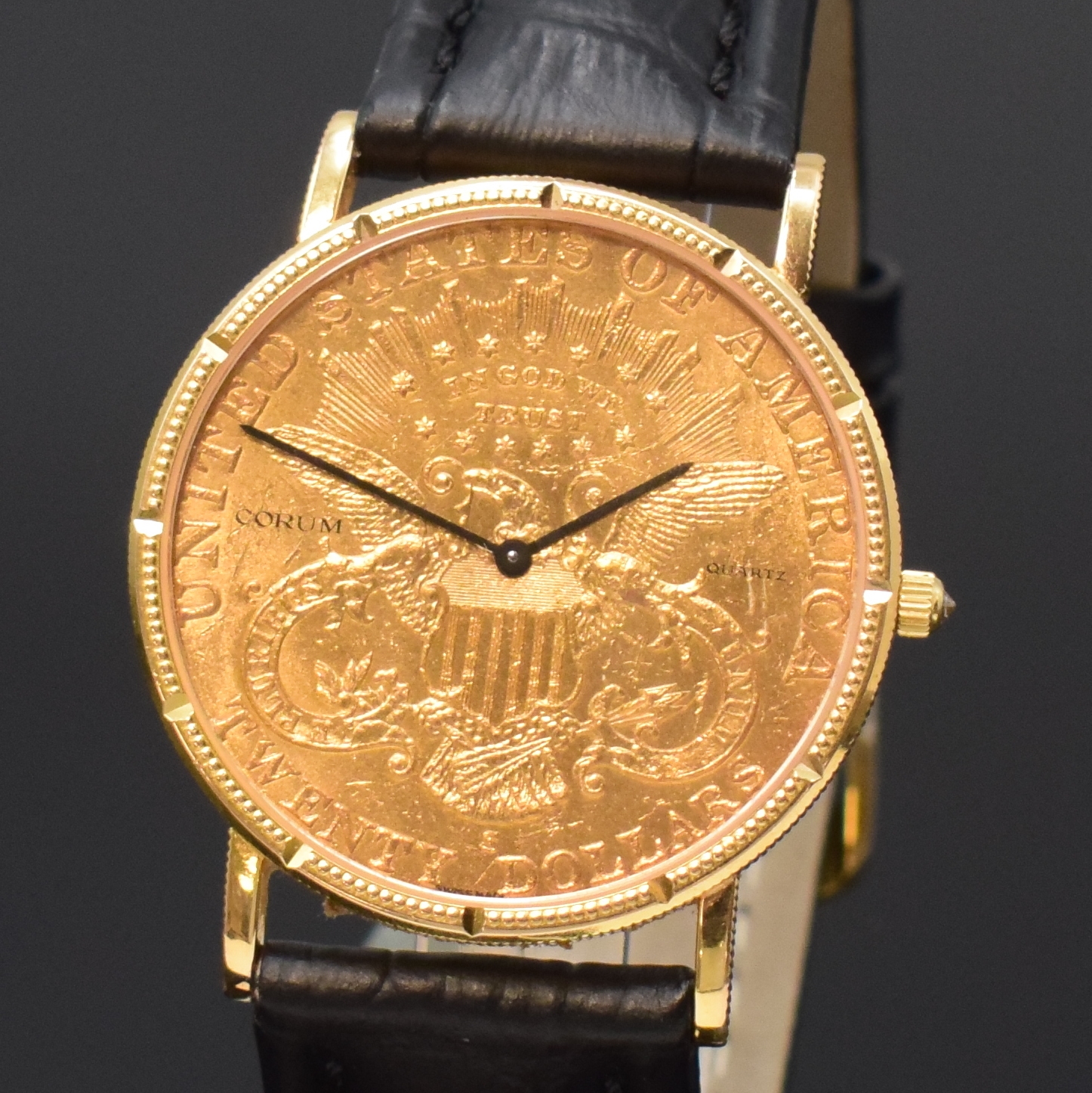 Detail a: CORUM Twenty Dollars 1904 Herrenarmbanduhr sogenannte Coinwatch, Schweiz um 1980, quarz, in Form einer 20 US-Dollarmünze Golden Eagle, GG 750/000 ...