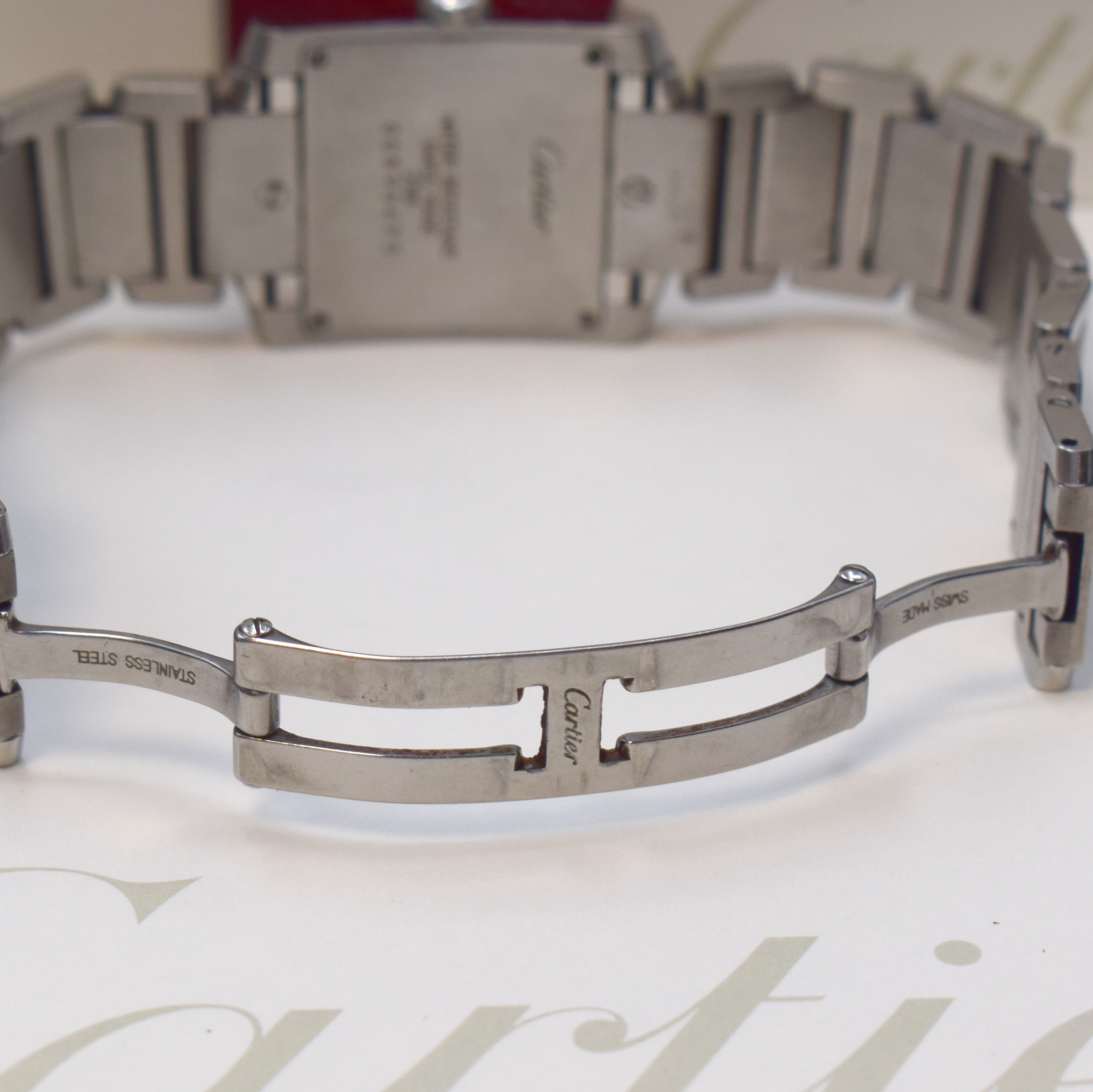 Detail b: CARTIER Tank Francaise Damenarmbanduhr Referenz 2301, quarz, Edelstahl inkl. Gliederband m. dopp. Faltschl., Boden 4-fach verschr., silb. Zifferbl. ...