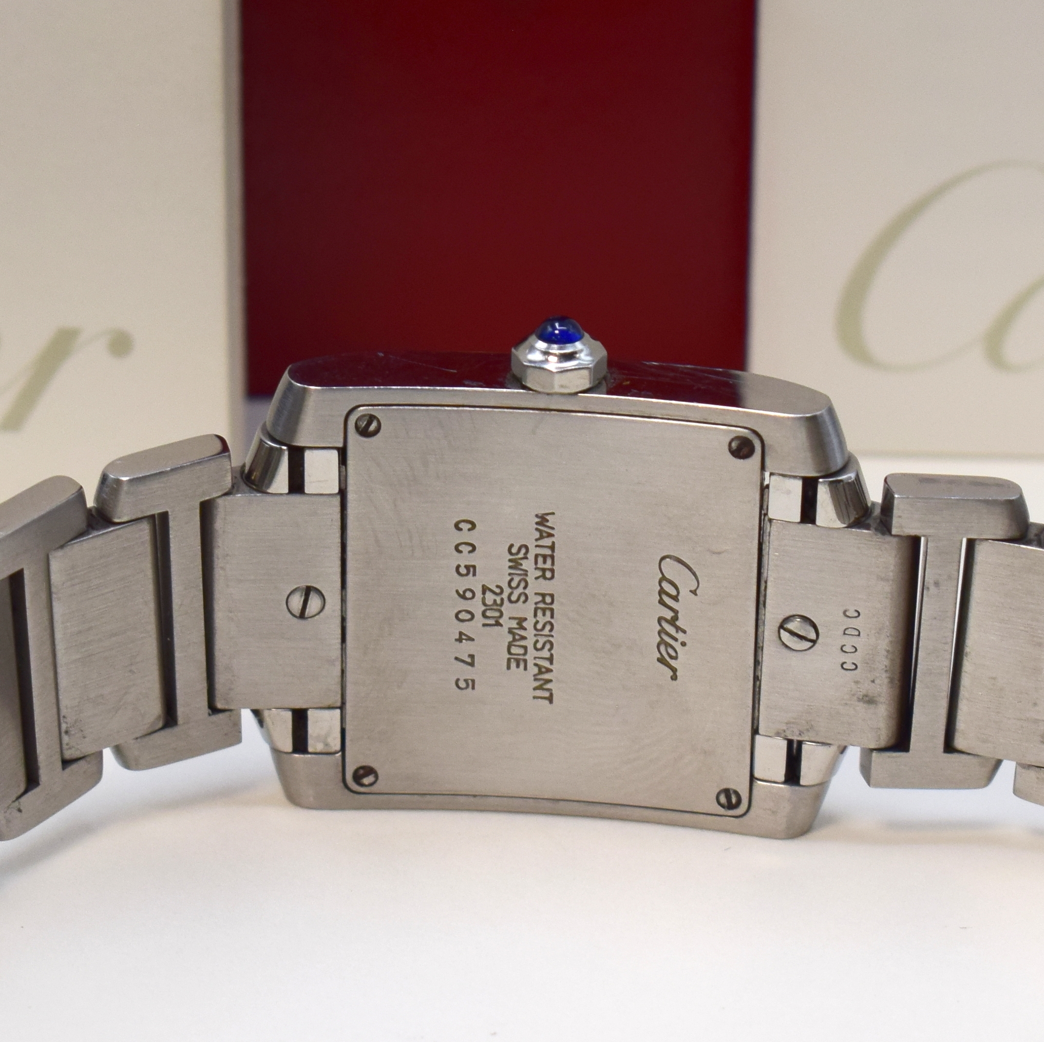 Detail d: CARTIER Tank Francaise Damenarmbanduhr Referenz 2301, quarz, Edelstahl inkl. Gliederband m. dopp. Faltschl., Boden 4-fach verschr., silb. Zifferbl. ...