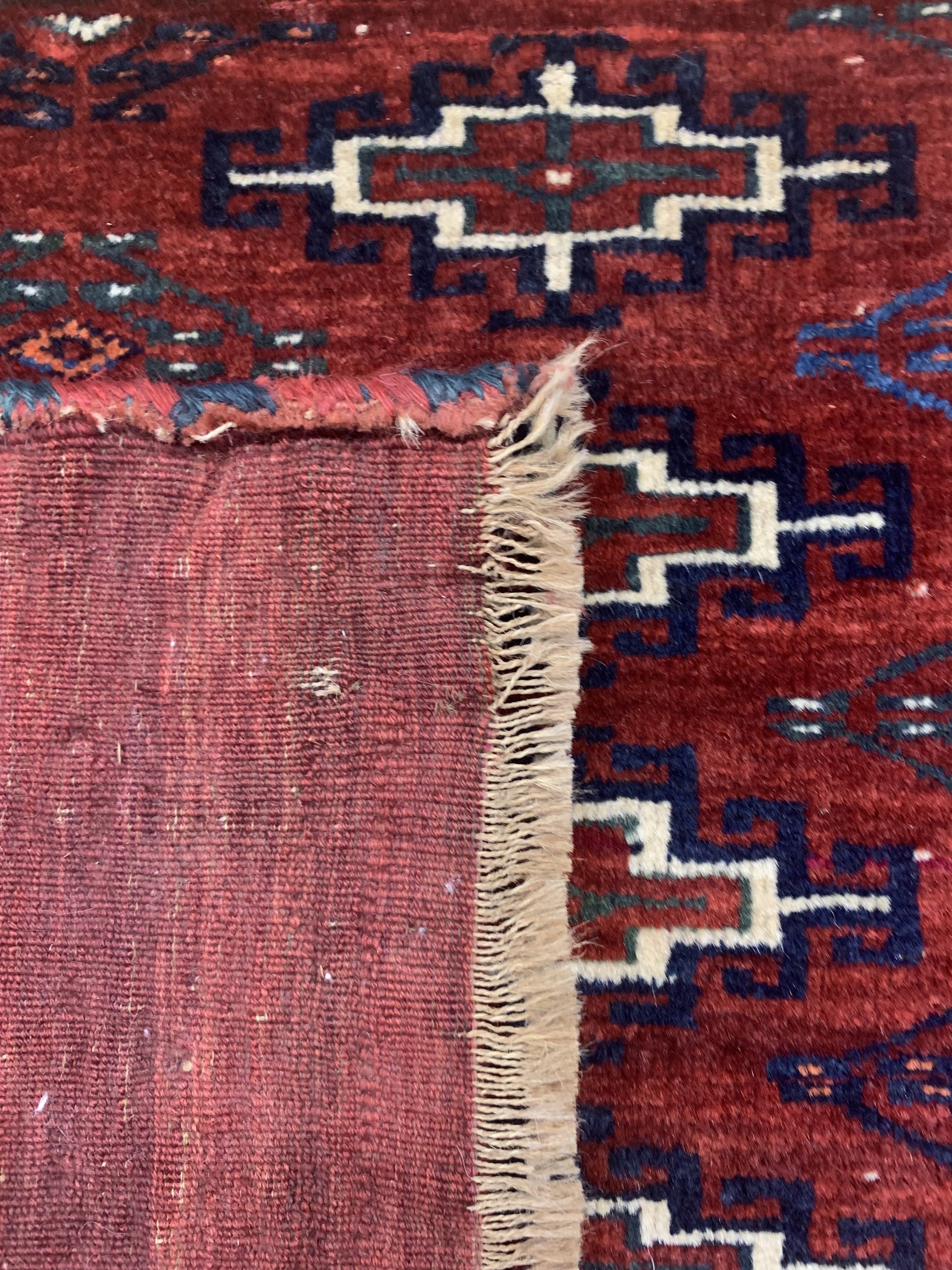 Detail d: Yomud Tschowal, Turkmenistan, um 1920/1930,Wolle auf Wolle, ca. 120 x 70 cm, gereinigt, EHZ: 2