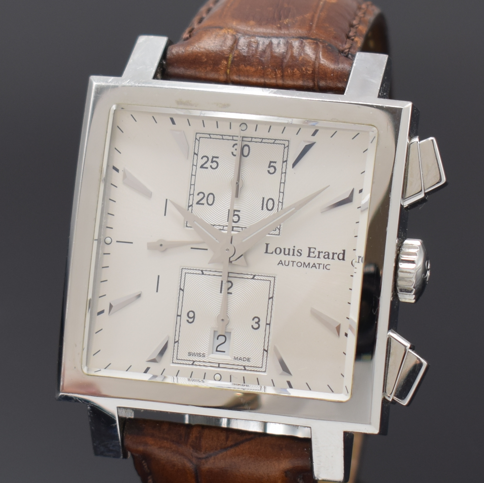 Detail a: LOUIS ERARD Armbandchronograph La Karre in Stahl, Schweiz um 2005, orig. Lederband m. dopp. Faltschl., Boden 4-fach verschr., Saphirgl., silb. ...