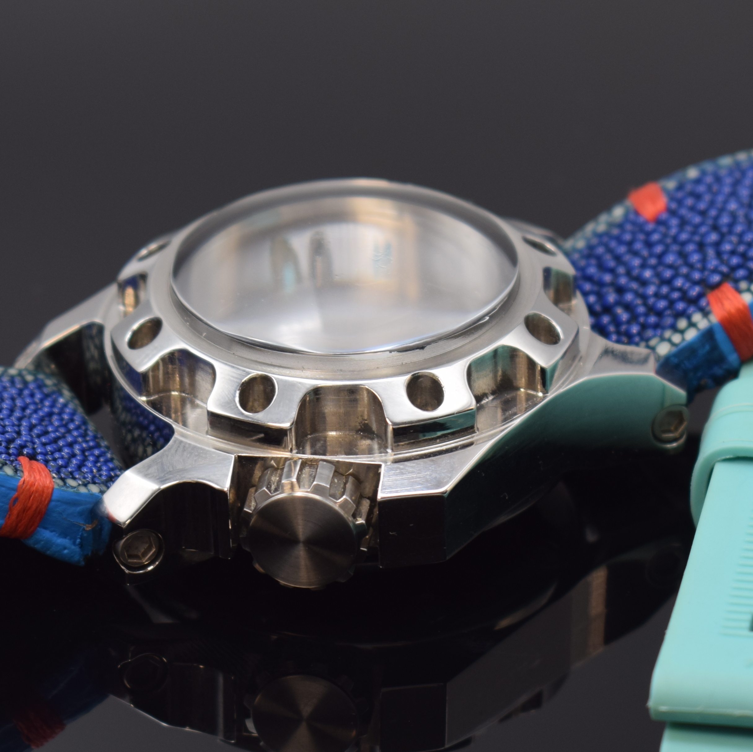 Detail b: KAVENTSMANN grosse Herrenarmbanduhr in Stahl, Schweiz um 2015, Automatik, massives Edelstahlgeh. beids. vergl., Boden gegen Lünette 8-fach verschr., ...