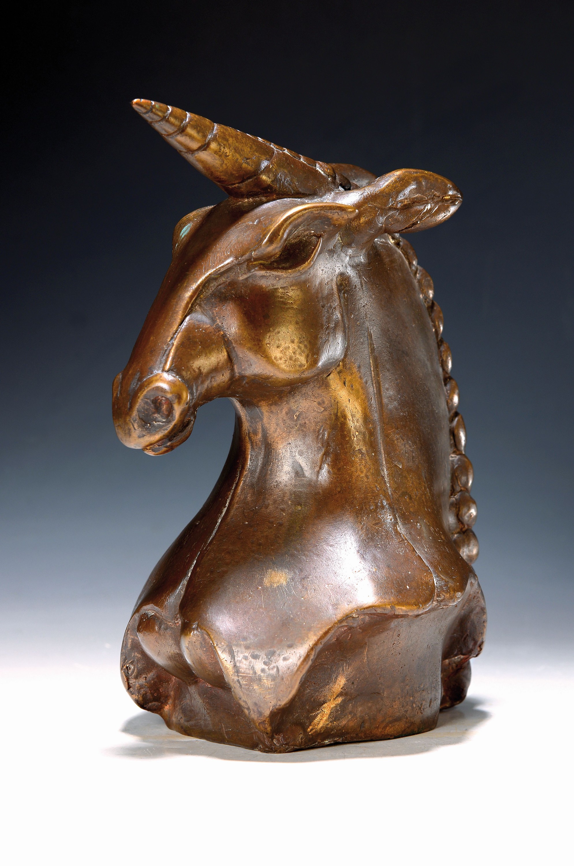 Gernot Rumpf, geb. 1941 Kaiserslautern, Bronzeplastik Einhorn, 1984, Jahresgabe des Kunstverein Speyer, Ed. 16/30,, signiert, Gießerstempel, H. ca. ...