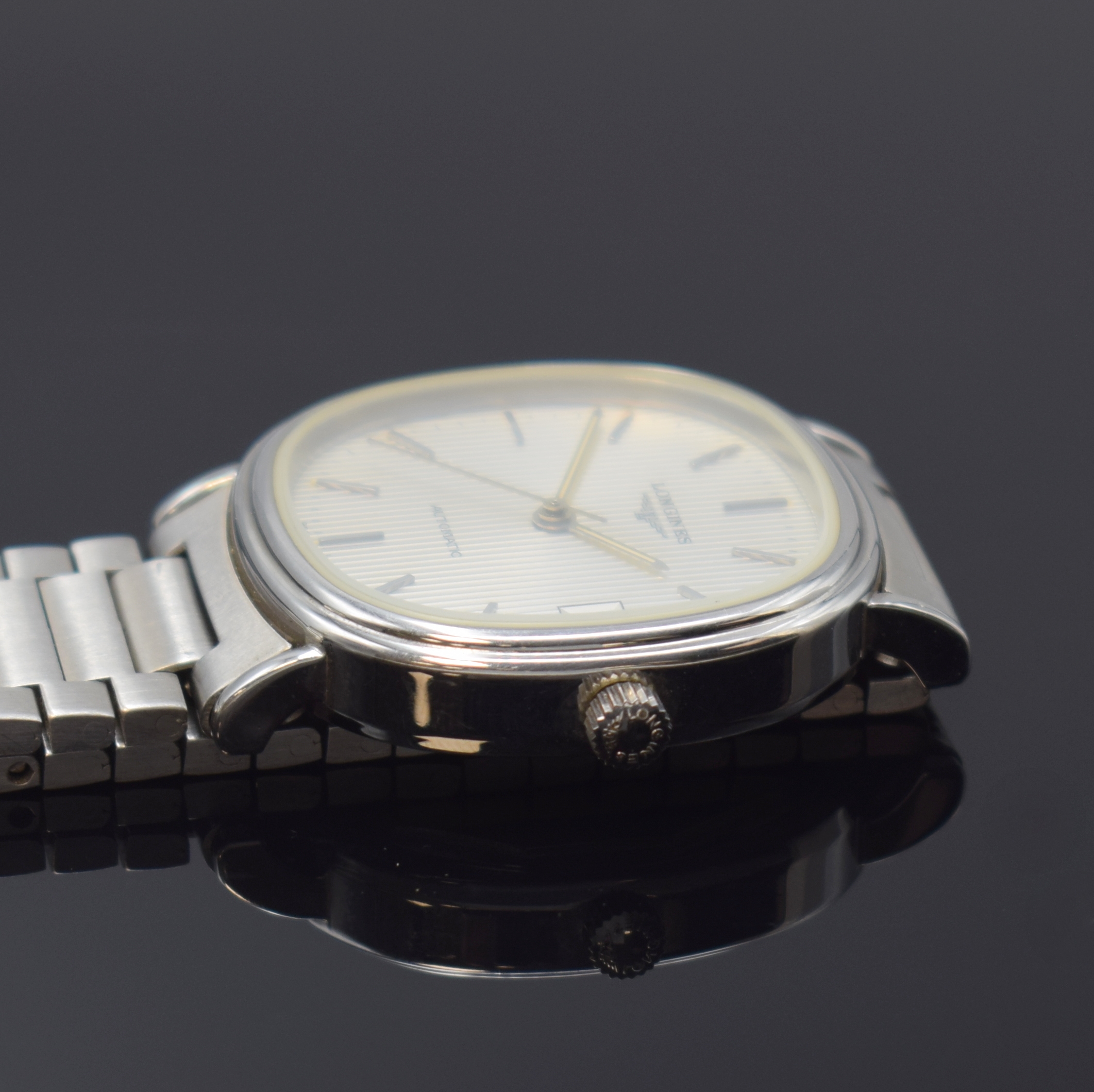 Detail c: LONGINES verchromte Armbanduhr, Schweiz um 2000, Automatik, orig. Gliederband m. Faltschl., Stahlboden verschr., silb. Zifferbl. m. Streifendekor, ...